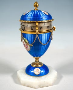 Montre Tournante en argent guilloché bleu roi, Suisse, ca 1900