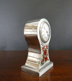 Reloj de sobremesa con sello de plata