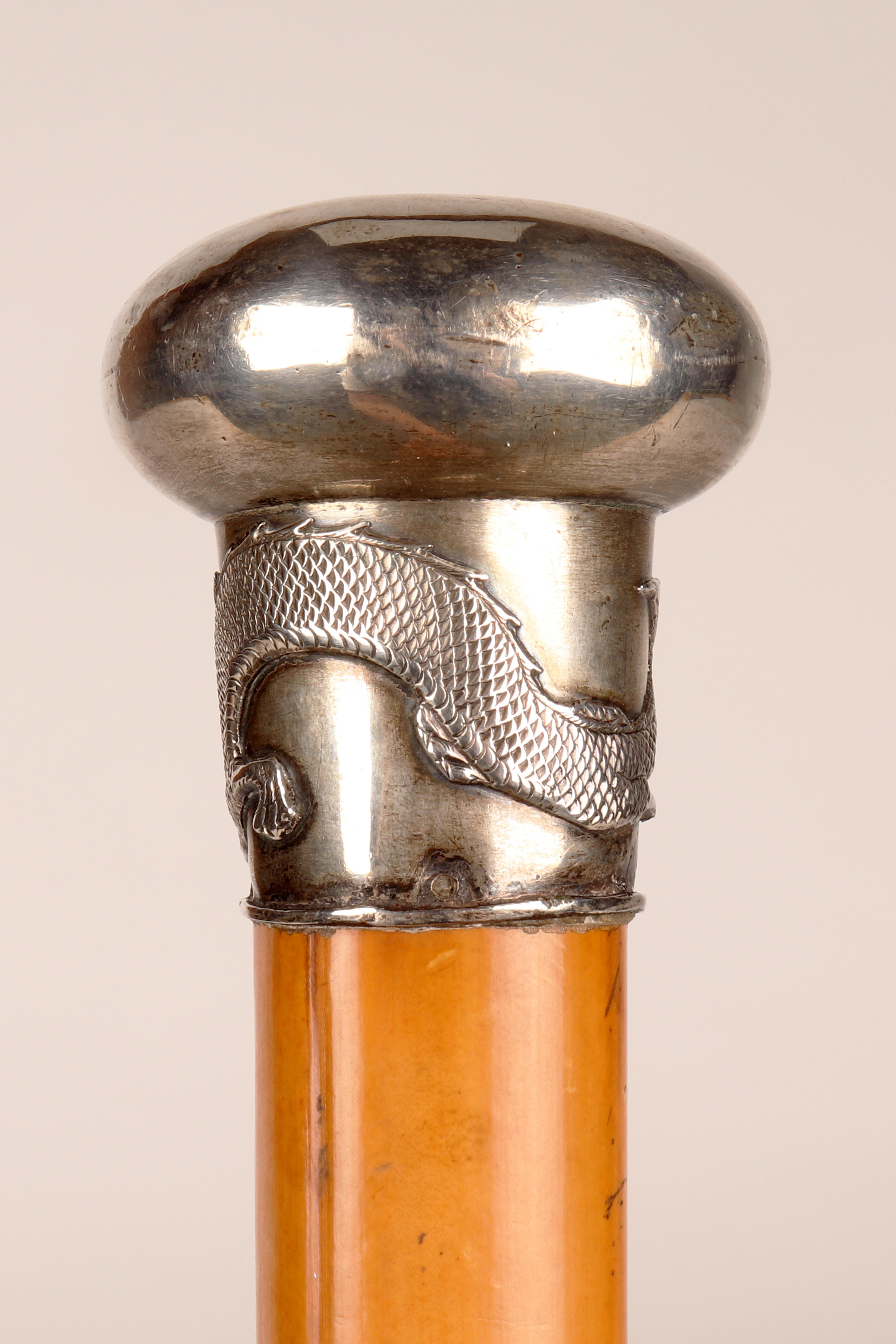 Argento Bastone da passeggio con manico in argento, Cina per il mercato occidentale, 1890. in vendita