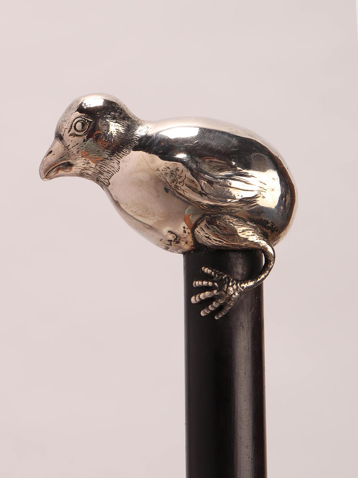 20th Century Silver handle walking stick, signed Brigg depicting a chick, London, UK 1920. For Sale