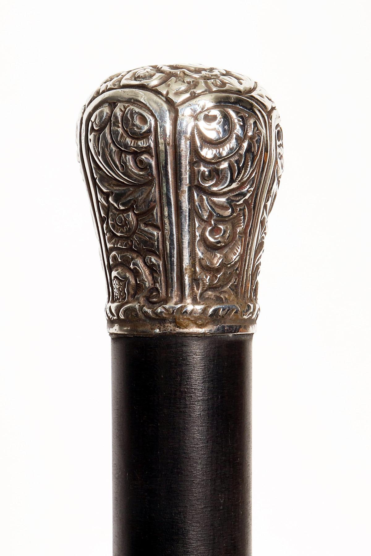 Italian Silver handle walking stick with floral elements, Italy 1900.  For Sale