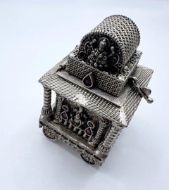 Scatola d'argento fatta a mano Scatola portafortuna con rubino