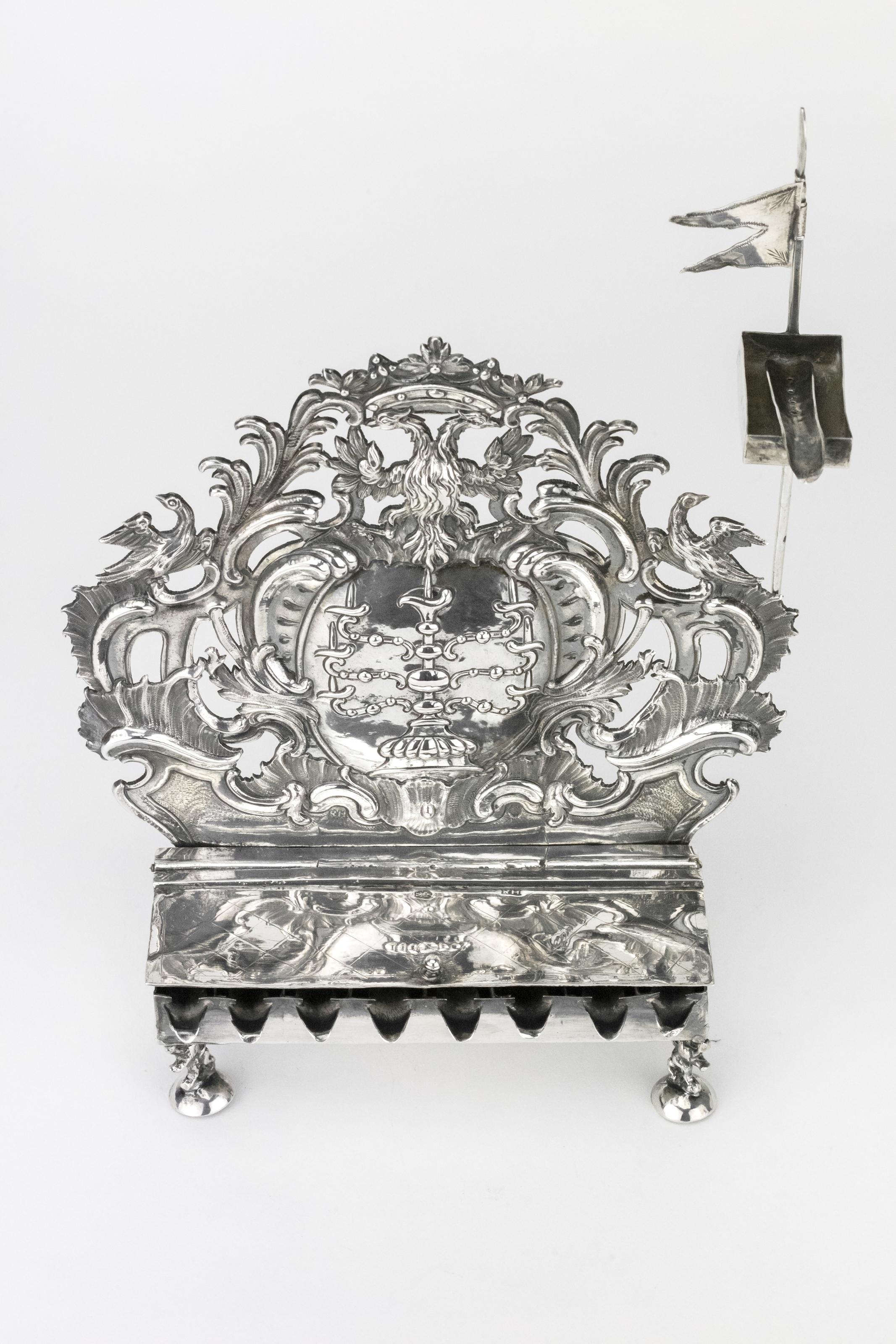 18th Century German Silver Hanukkah Lamp Menorah by Rötger 'Rudiger' Herfurth  In Good Condition In New York, NY