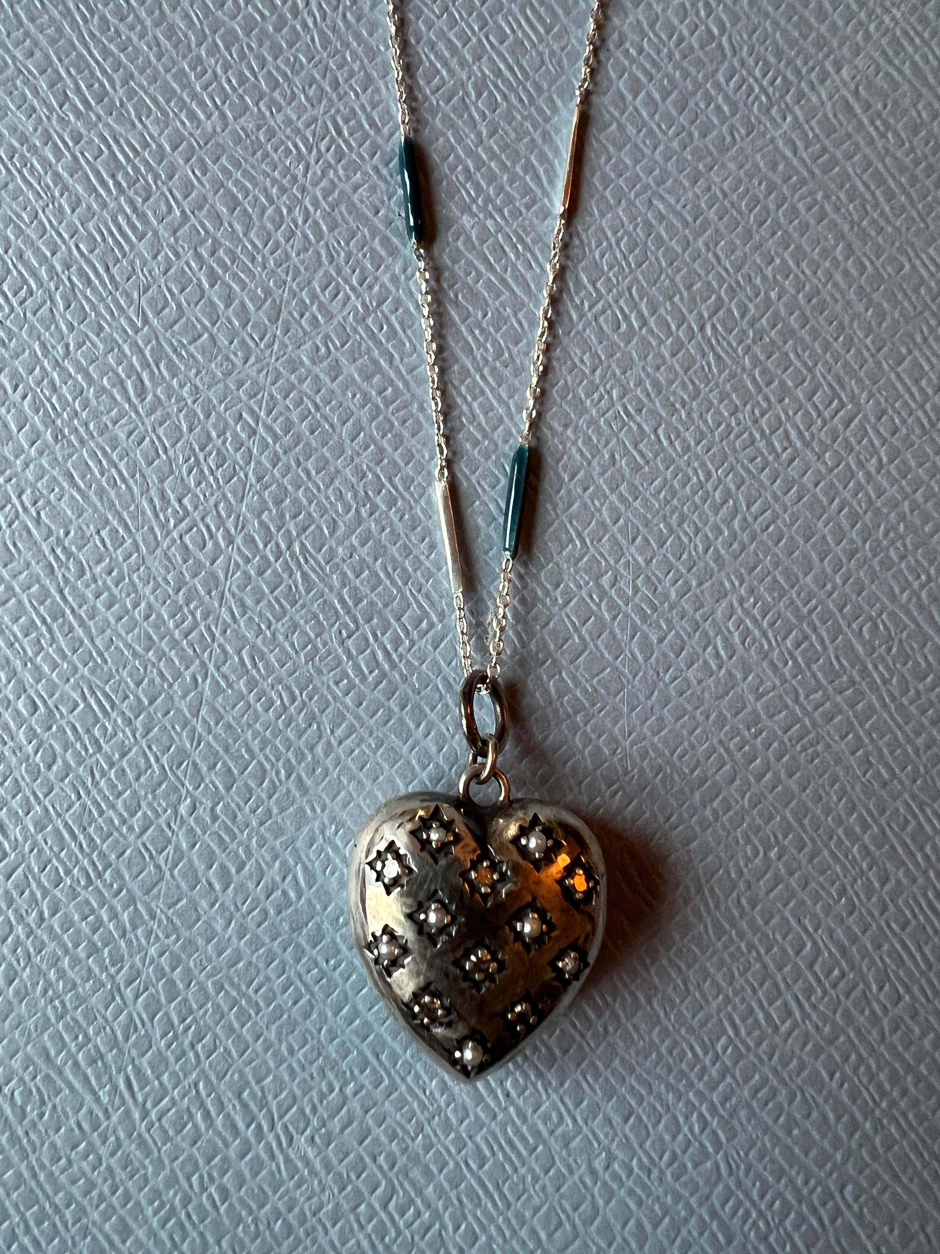 Donna Collana con cuore in argento, perle diamanti bianchi e smalto in stile vittoriano in vendita