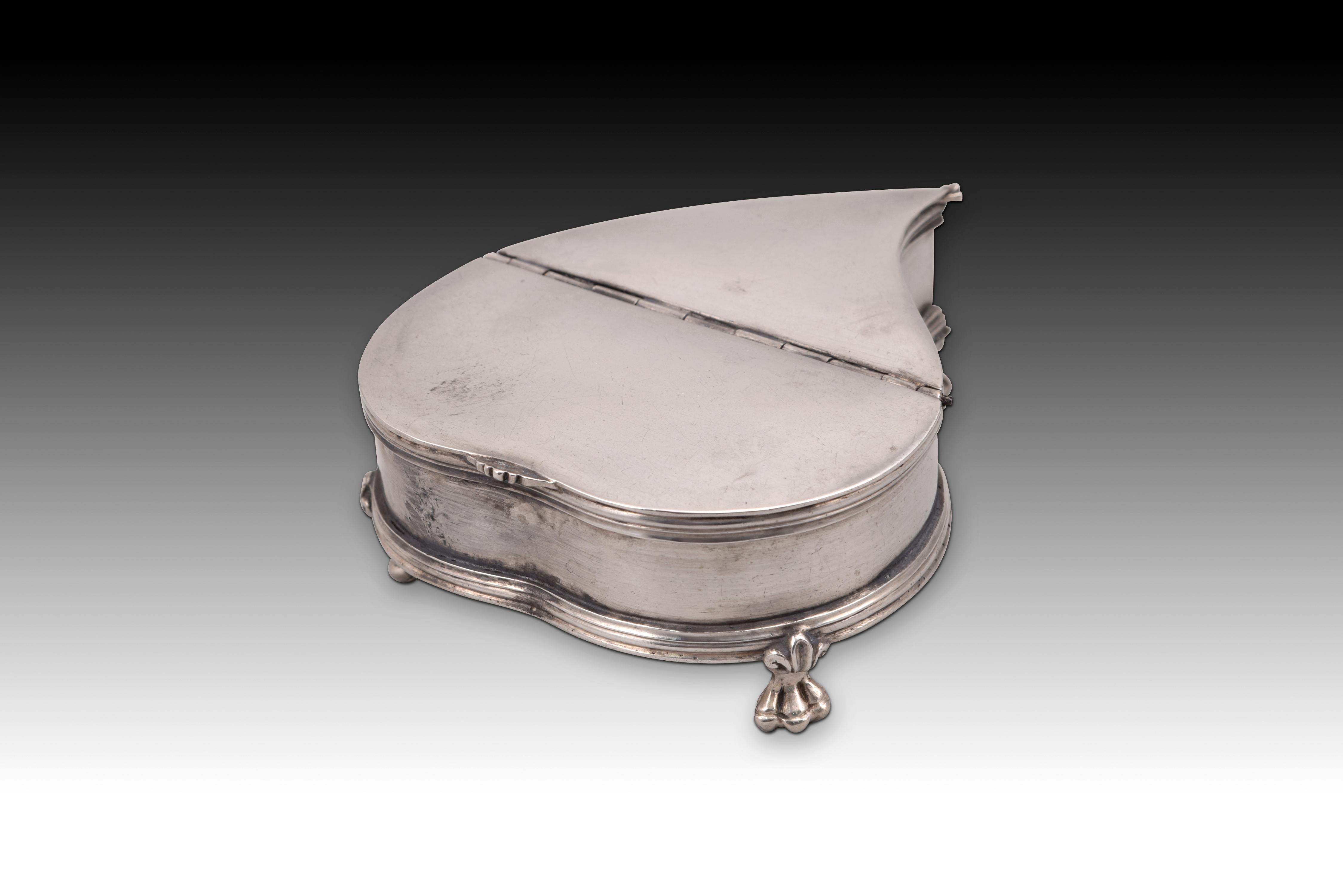Silver Heart-Shaped Spice Box, Lopez Portero, Manuel, Spain, Granada, 1870 For Sale 3