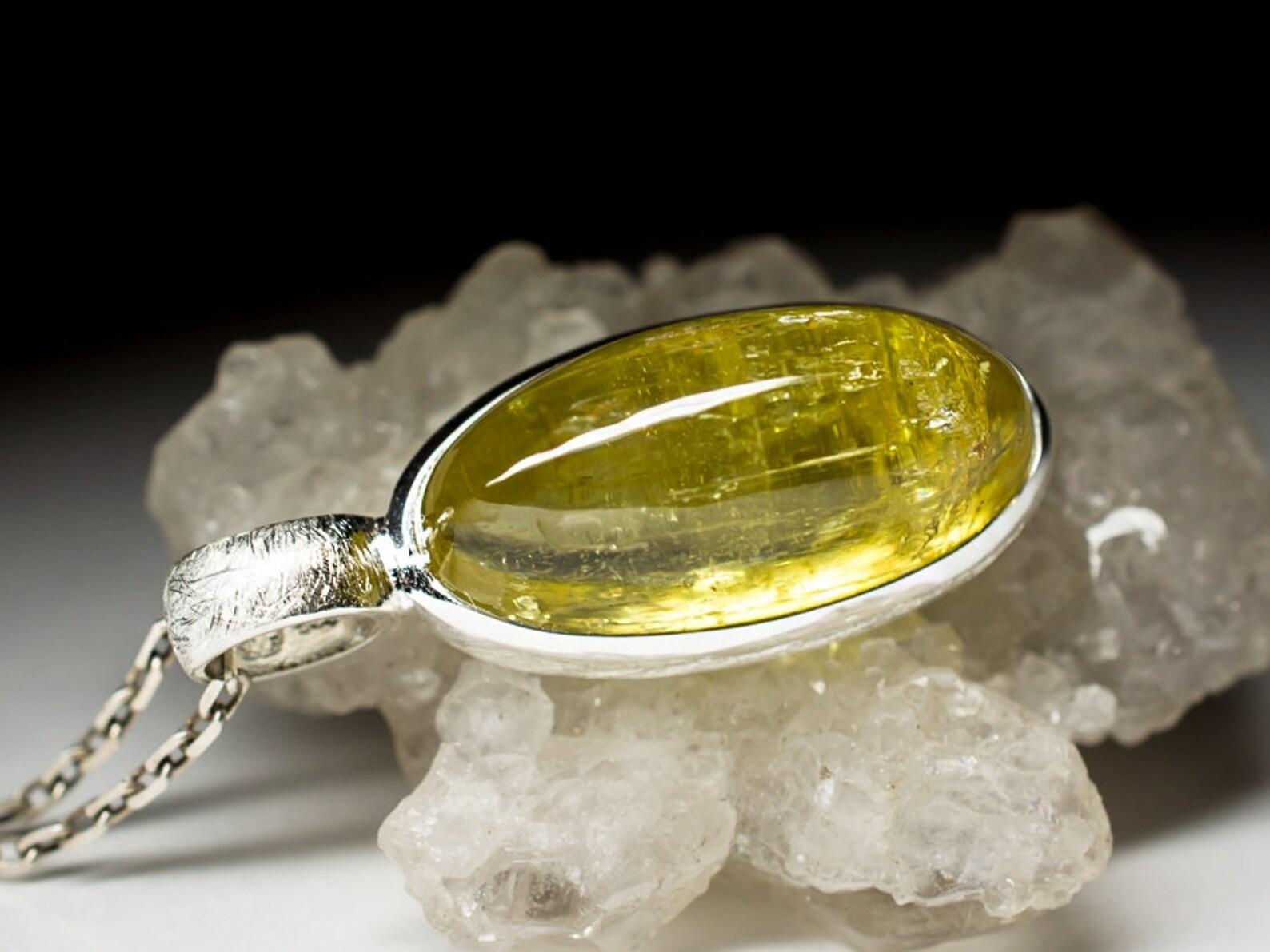 Women's or Men's Silver Heliodor Pendant Lemon Yellow Beryl Oval Shape Cabochon Natural Gemstone For Sale