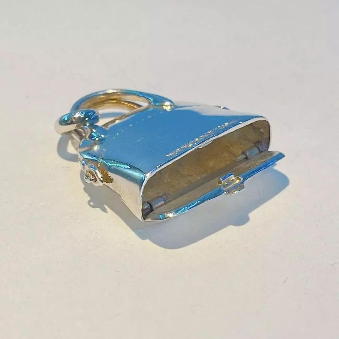 Silver Hermès Bag Pill Box, 1950s France In Good Condition In Los Angeles, CA