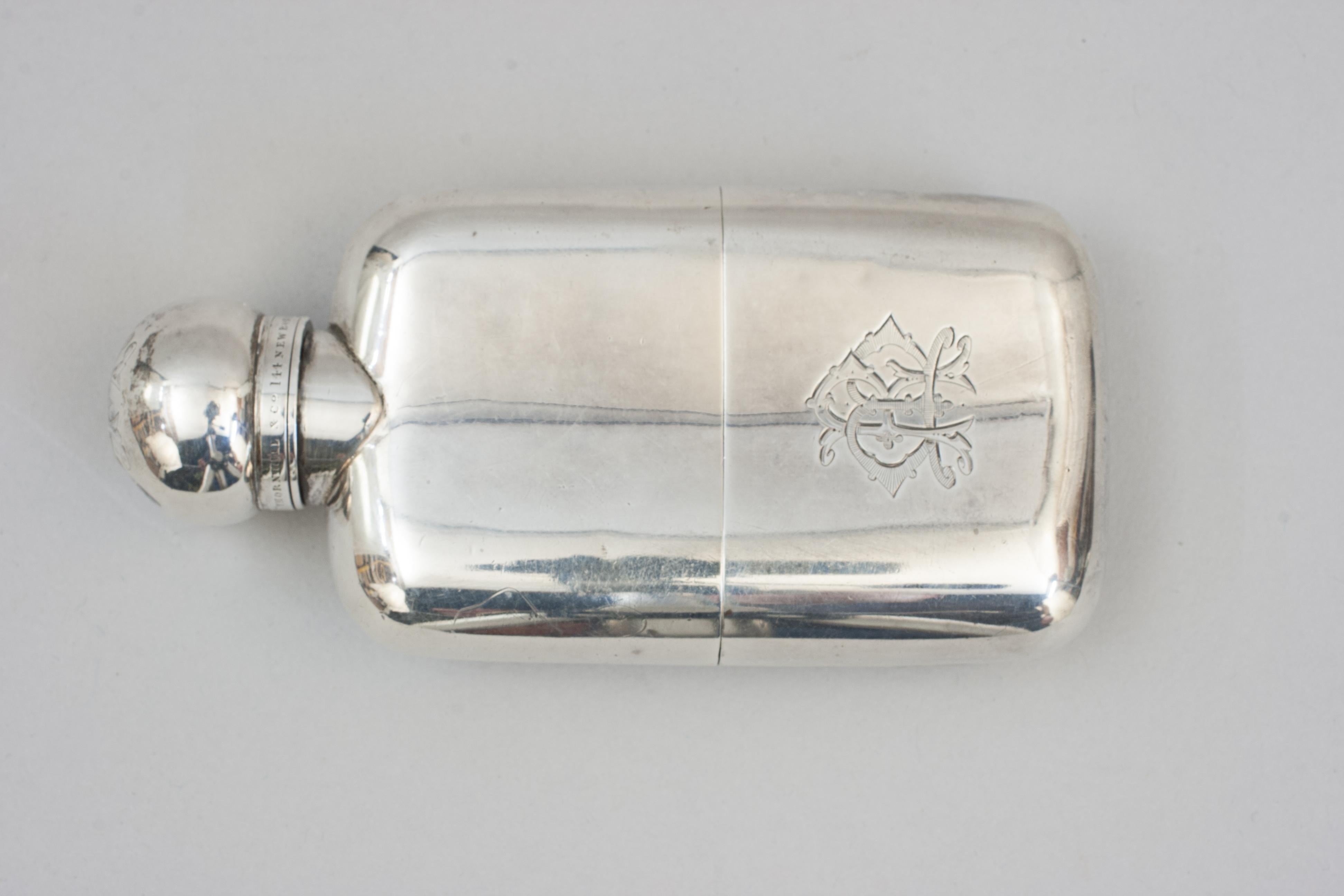 Petaca de plata Victoriano en venta