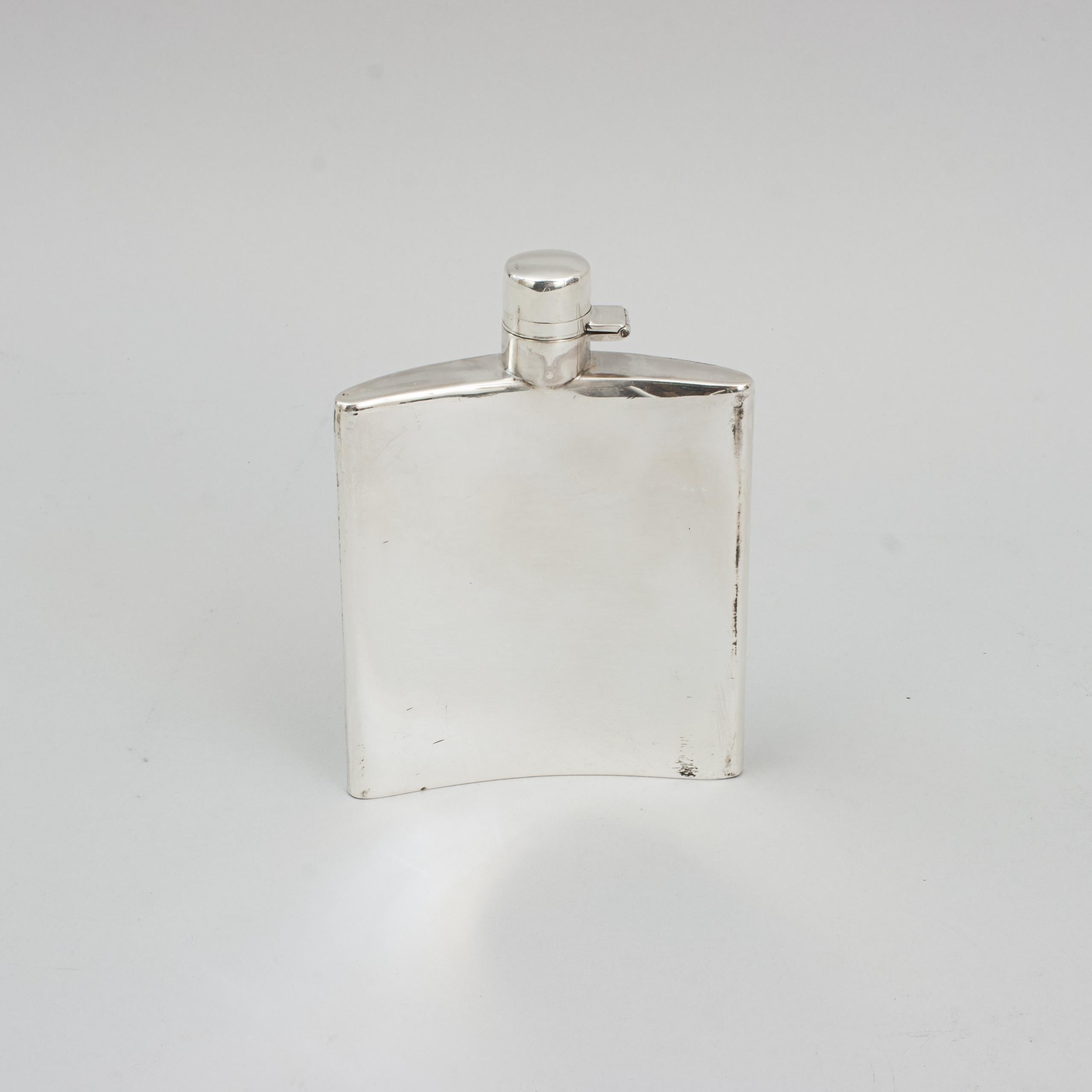 Silberner Hip Flask, Walker & Hall (Frühes 20. Jahrhundert) im Angebot