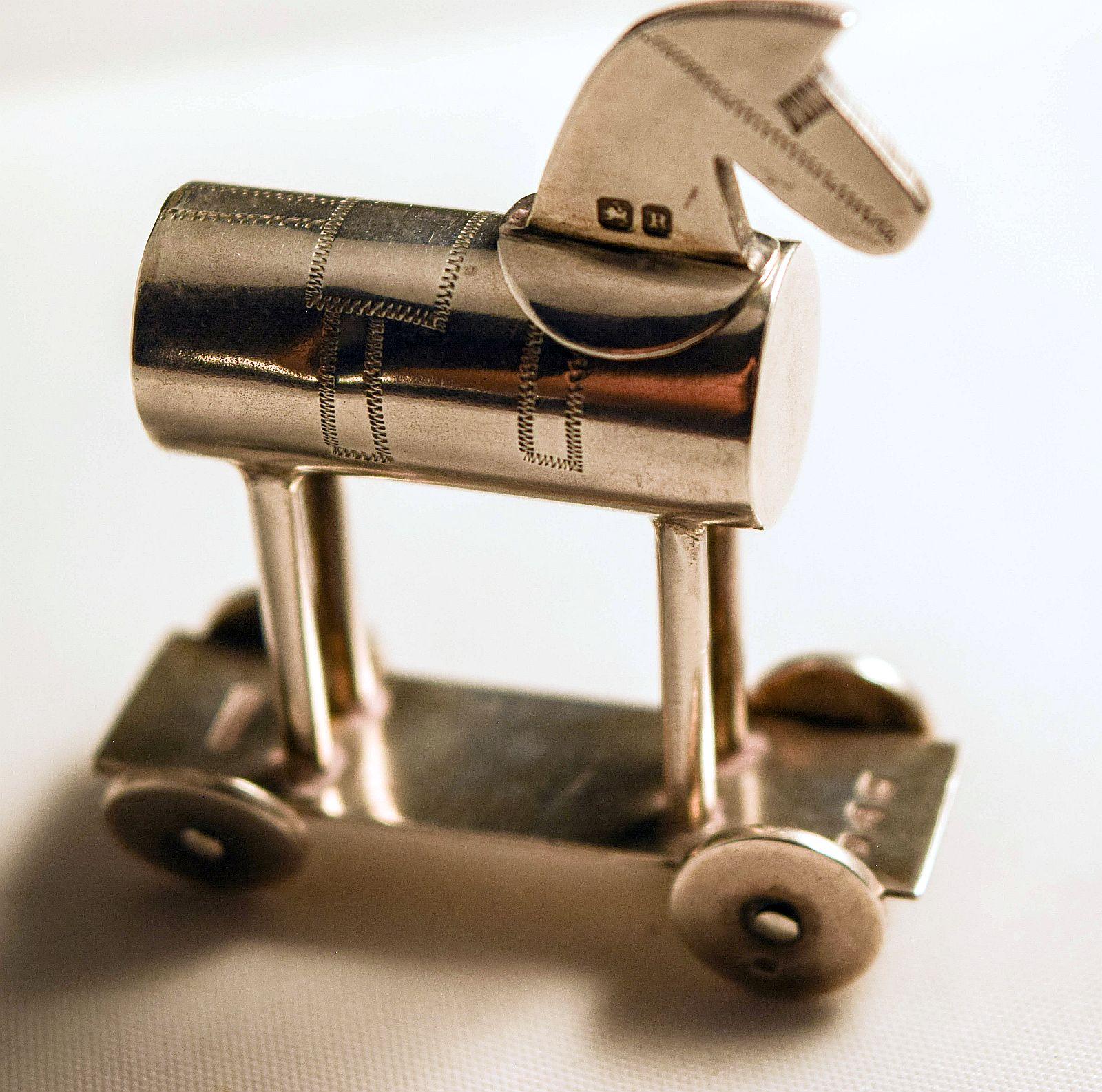 Silver Hobby Horse Cayenne Pepper Dispenser Extremely rare example  In Good Condition For Sale In London, GB