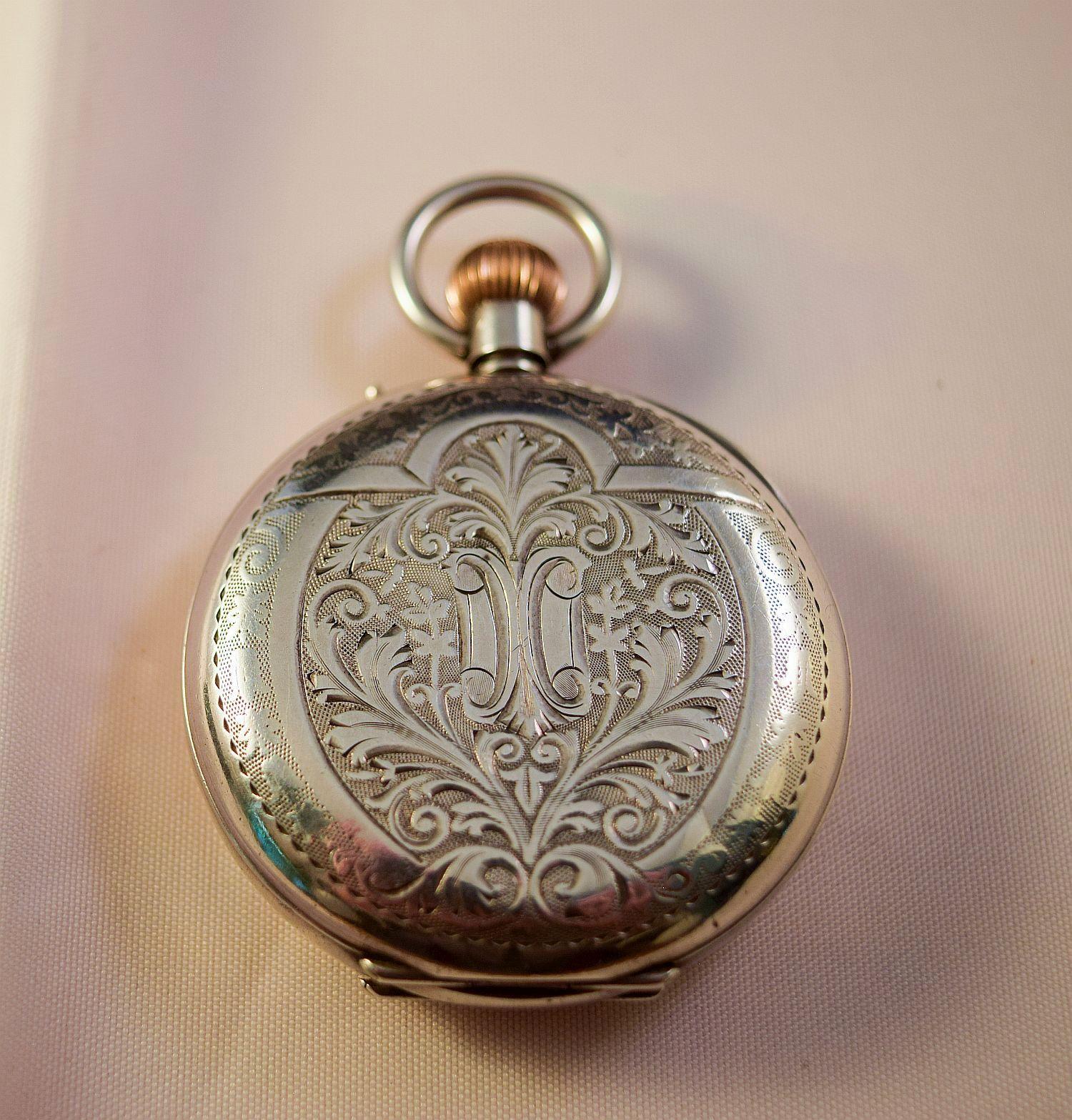 Silver hunter cased pocket watch with attractive dial and hand chased case 5