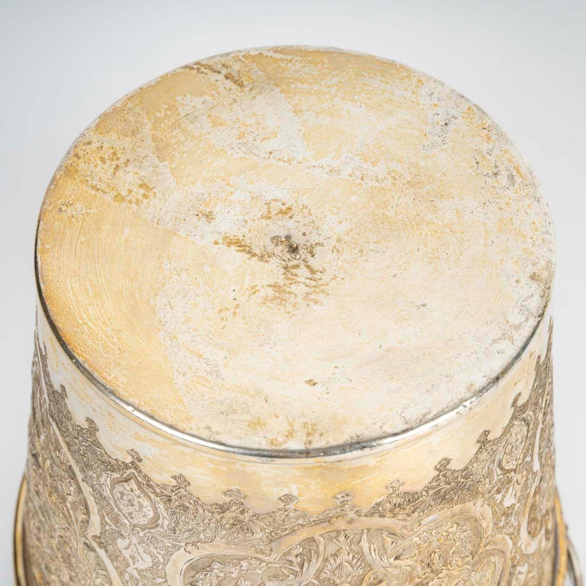 Silver Ice Bucket, 19th Century Orientalist Work. For Sale 4