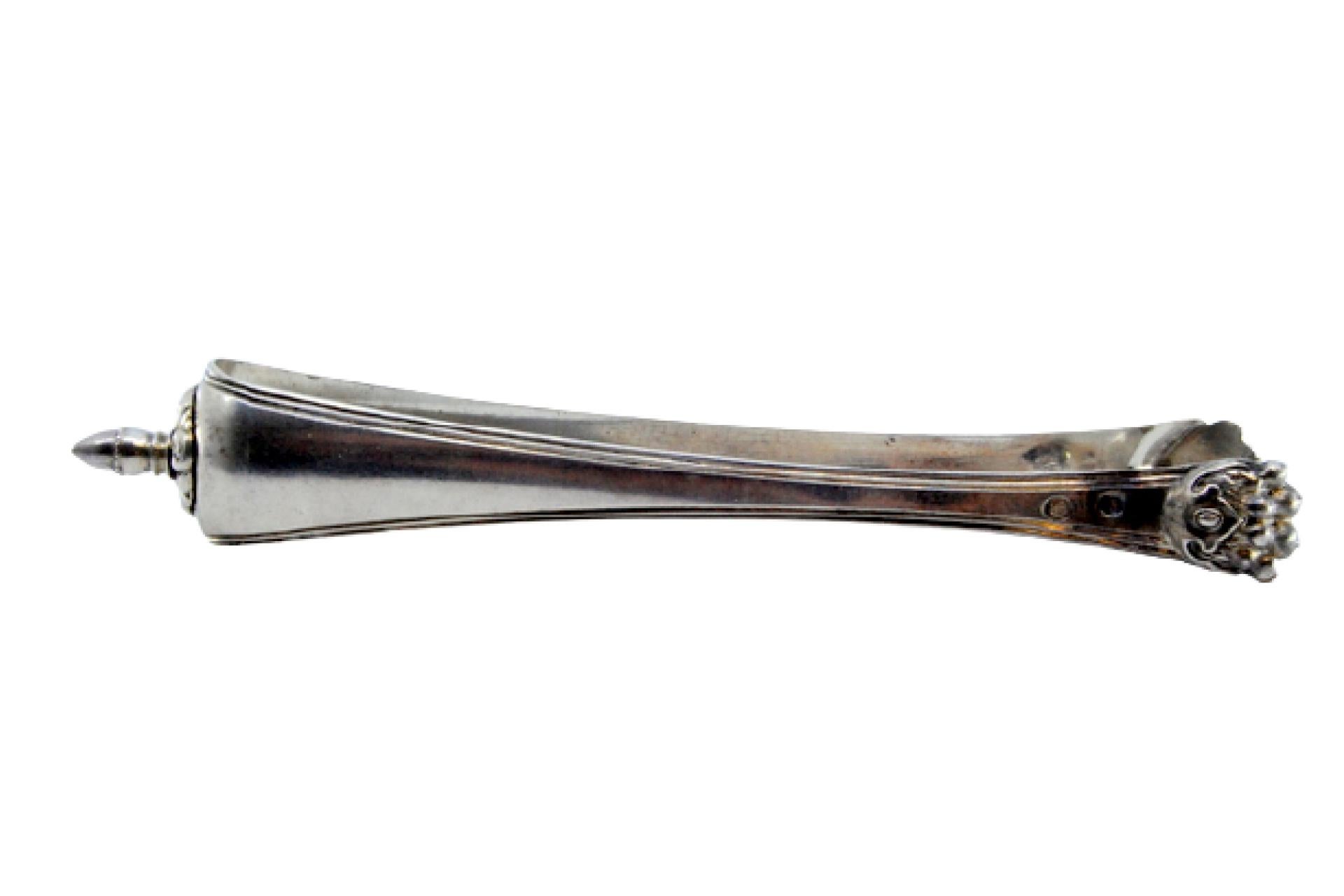 Silver ice tongs in the shape of claws For Sale