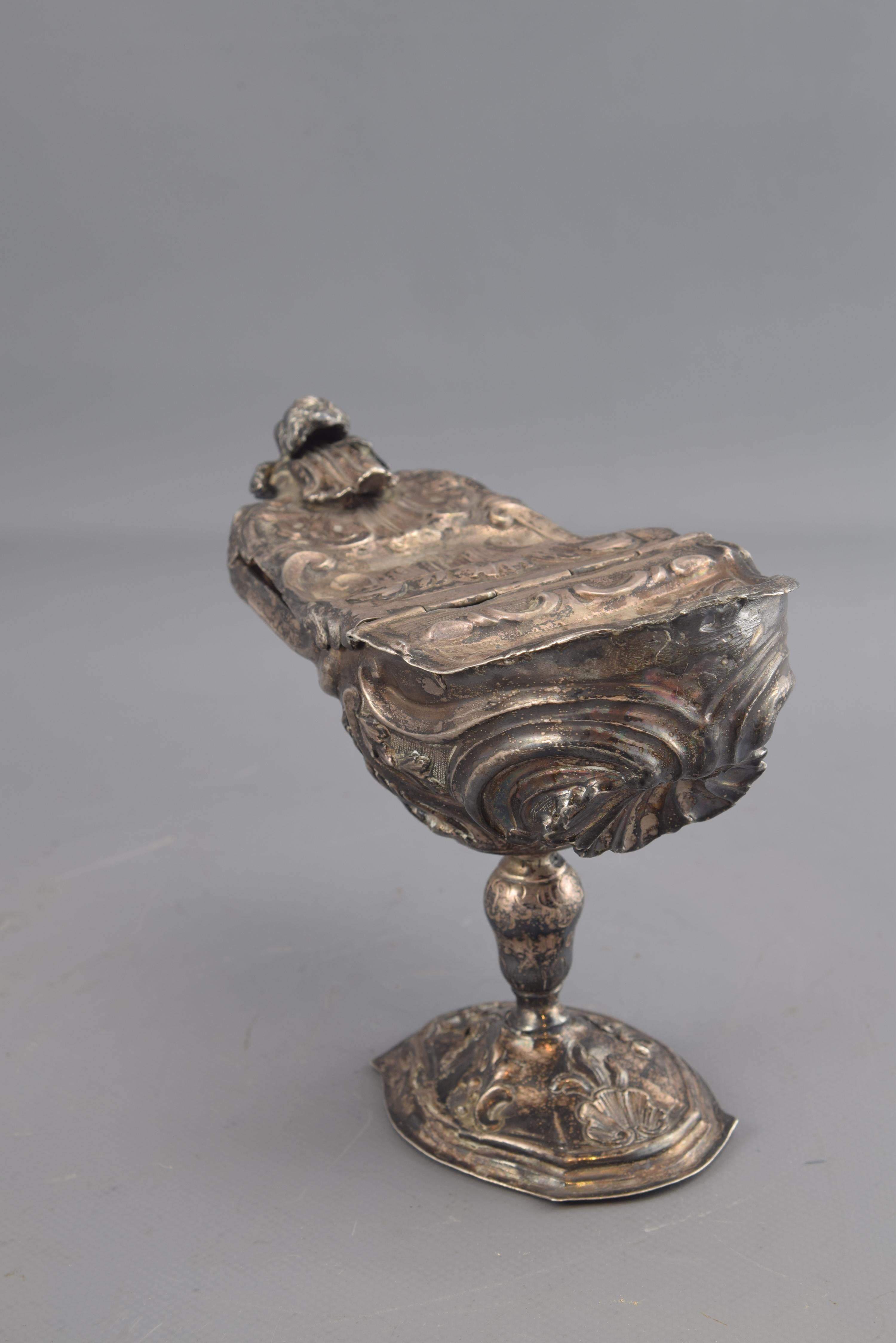 Silbernes Räucherschiff „naviculae“ aus Silber, möglicherweise Portugal, 18. Jahrhundert (Rokoko) im Angebot