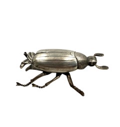 Cenicero o caja de plata con forma de insecto, Francia, década de 1950