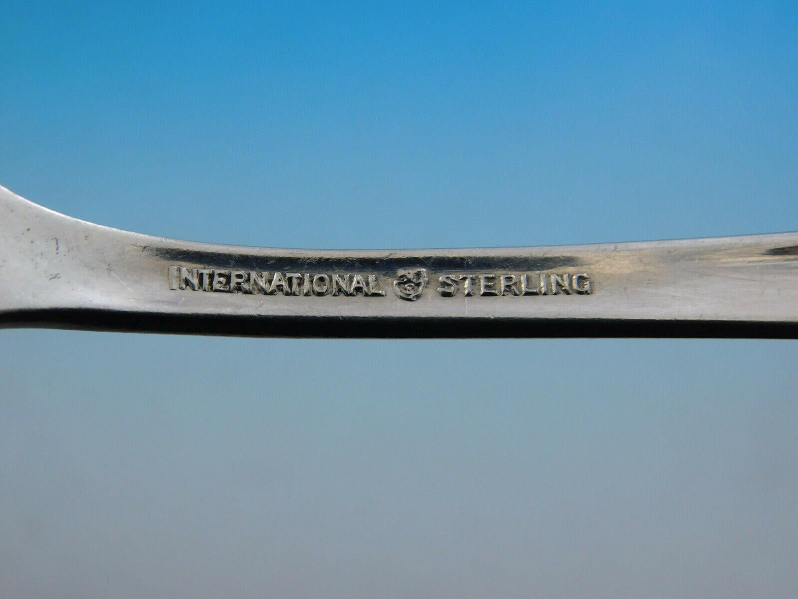 20ième siècle Service de couverts en argent sterling Iris par International pour 8 personnes, 39 pièces en vente