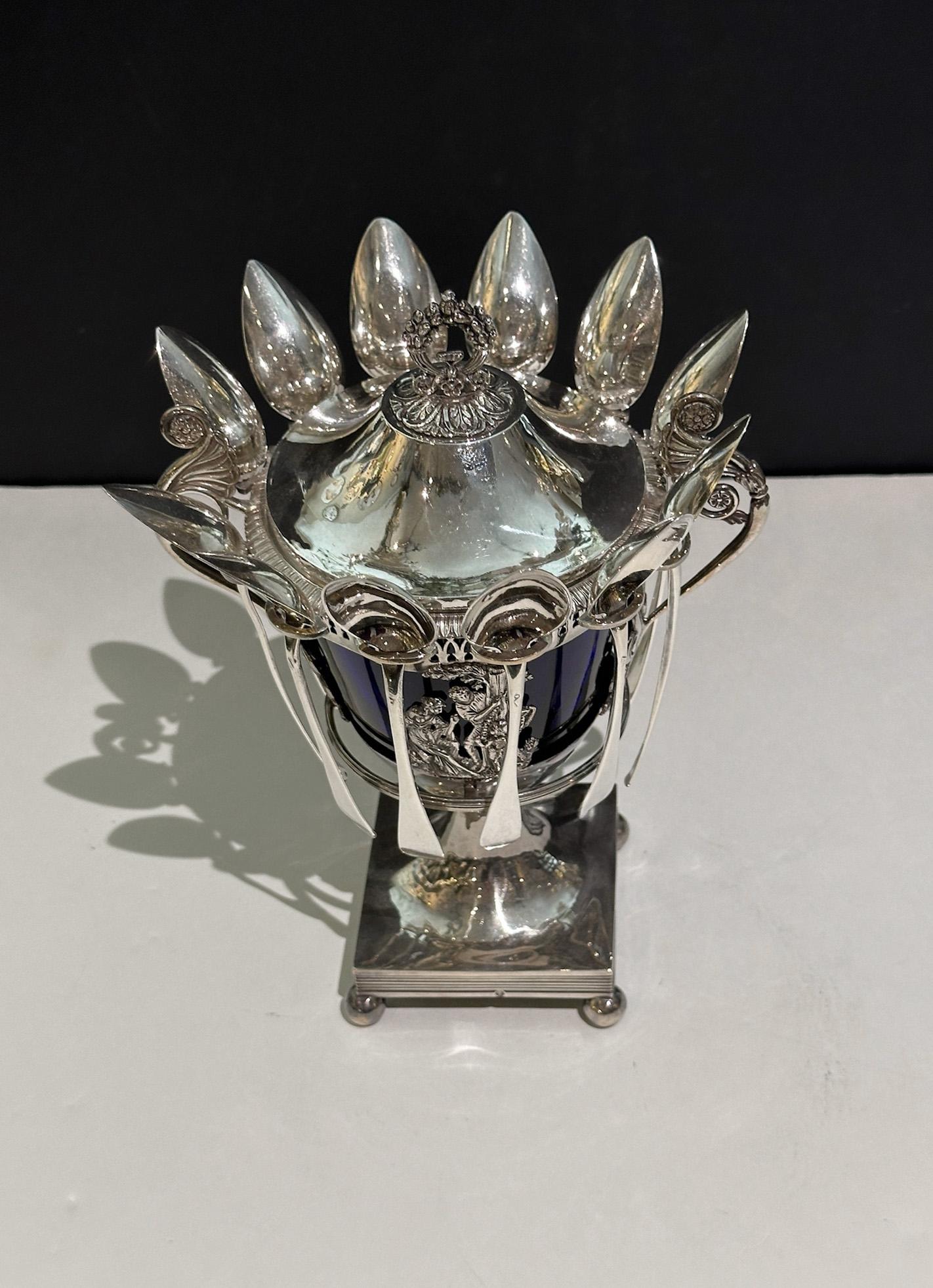 Pot à confiture en argent Poinçon de Vieillard (1818-1838), chef-d'œuvre de l'époque de la Restauration en vente 2