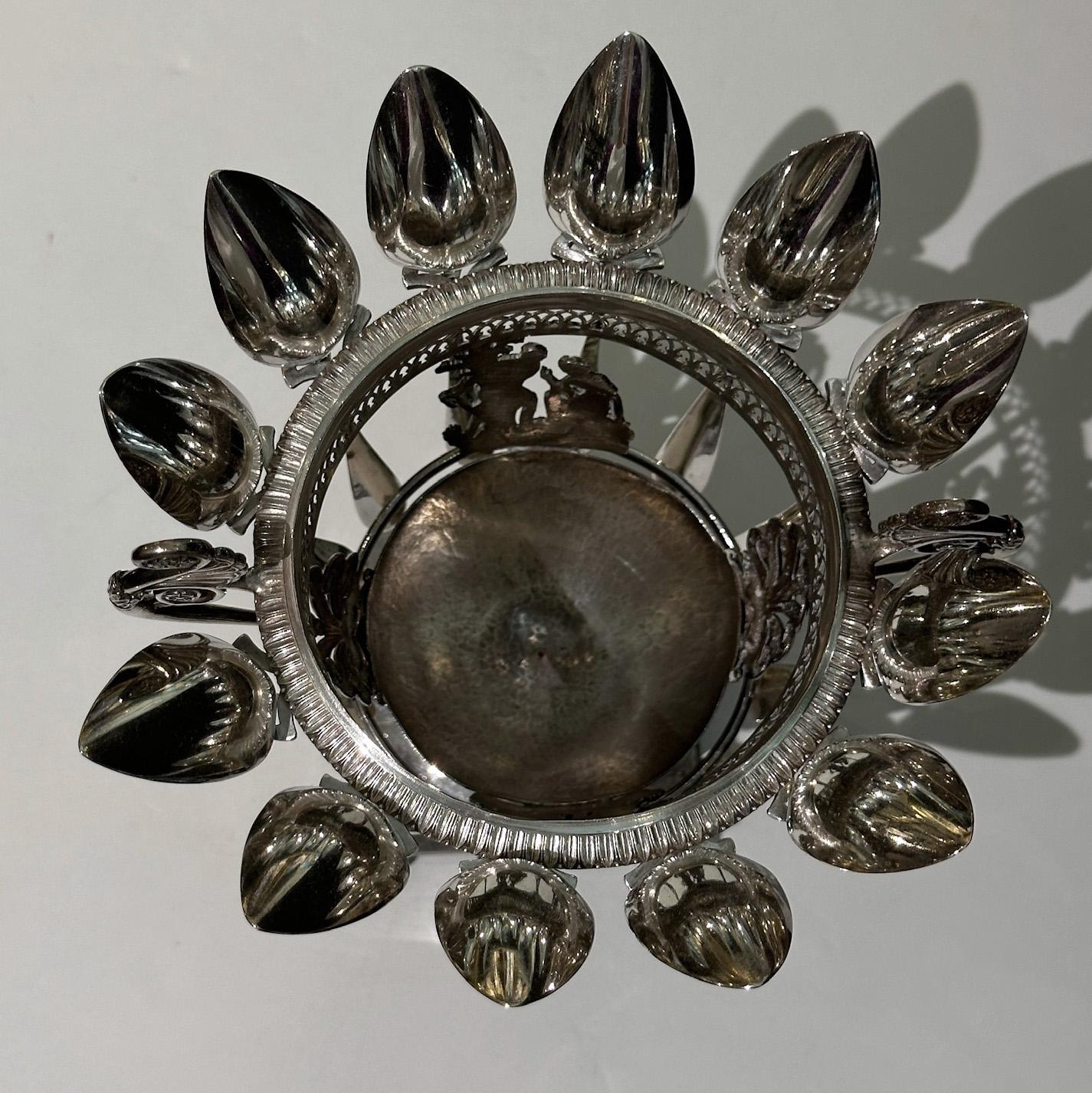 Pot à confiture en argent Poinçon de Vieillard (1818-1838), chef-d'œuvre de l'époque de la Restauration en vente 4