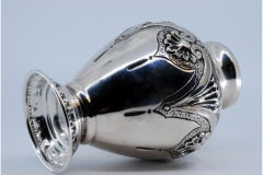 Silver jar with shell shape in the style of D. João V
