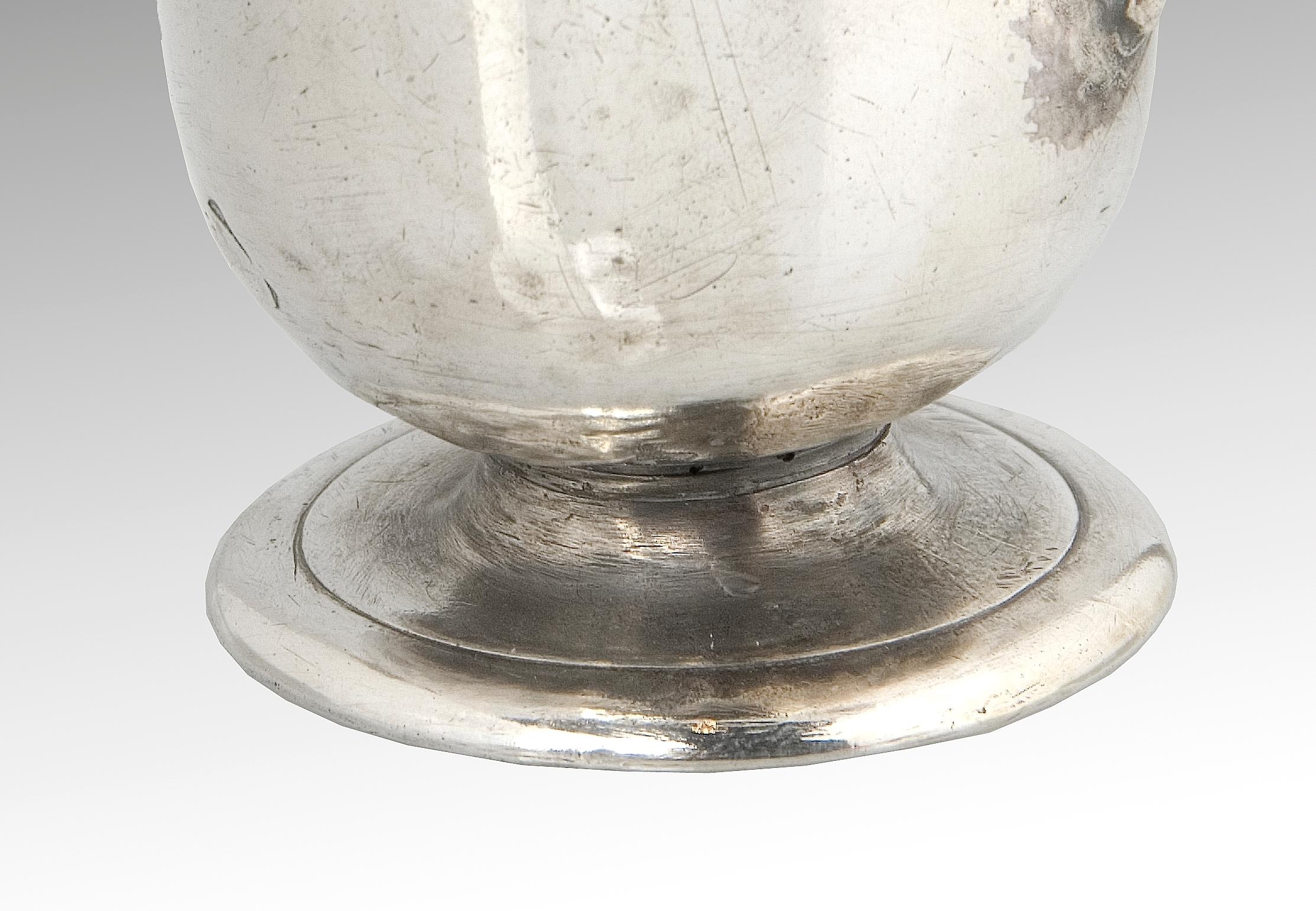 Silbernes Silbergefäß „jarra de pico“ „spanischer Krug“, Spanien, 17. Jahrhundert (Spanisch) im Angebot