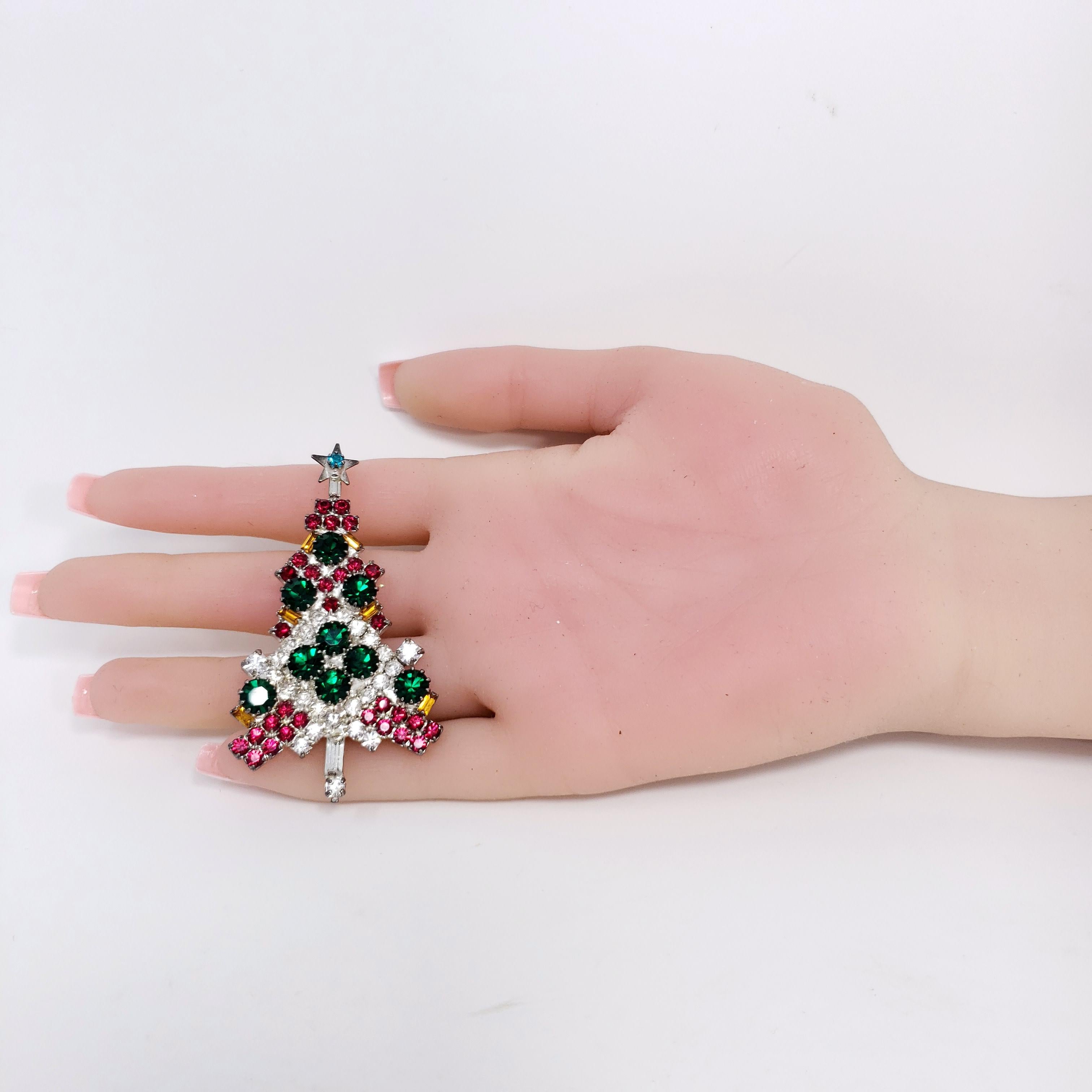 Silver Jeweled Vintage Christmas Tree Pin Brooch, Red White and Green Crystals In Good Condition In Milford, DE