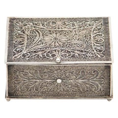 Silver jewelry box with filigree mesh