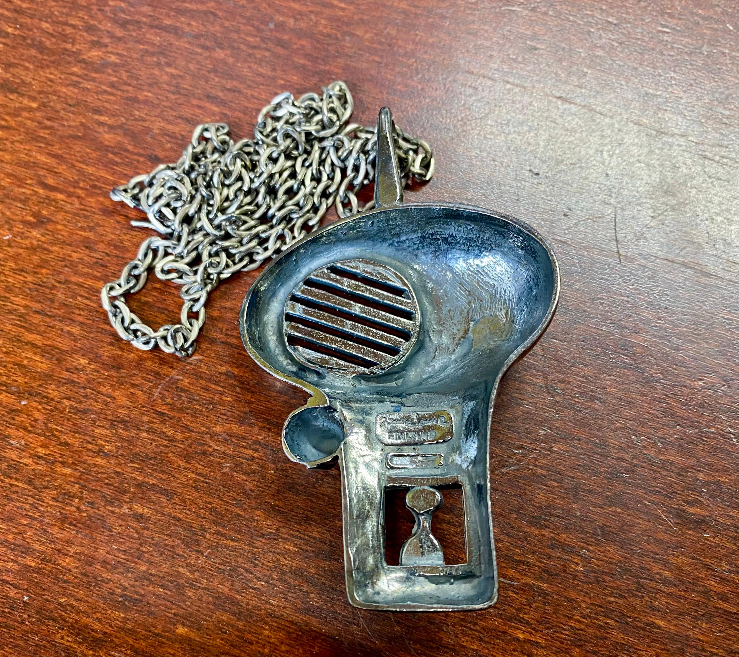 Jorma Laine Turun Hopea Collier en argent de l'ancien atelier d'orfèvrerie, 1973 Non utilisé en vente 1
