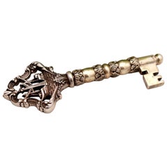 Silver key-shaped corkscrew
