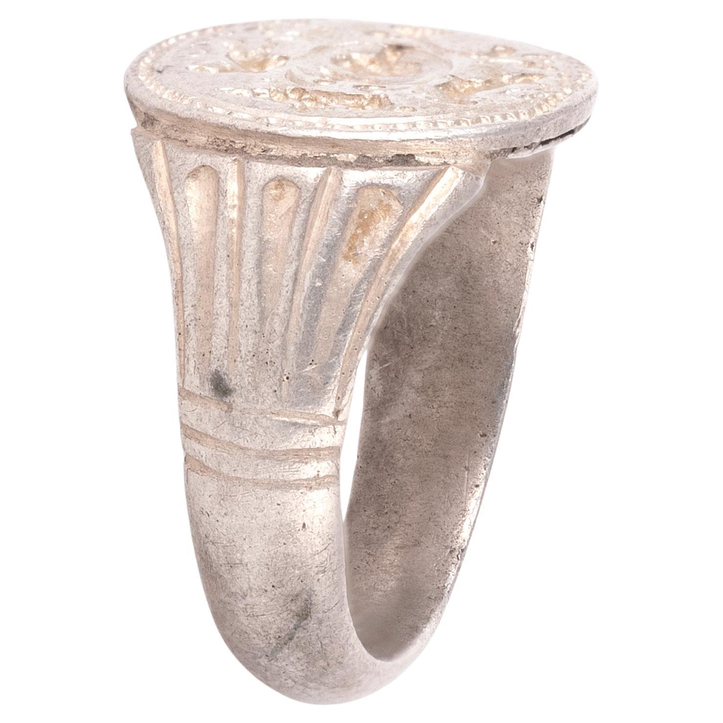 Anello con sigillo Tudor in argento del 1600 In condizioni ottime in vendita a Firenze, IT