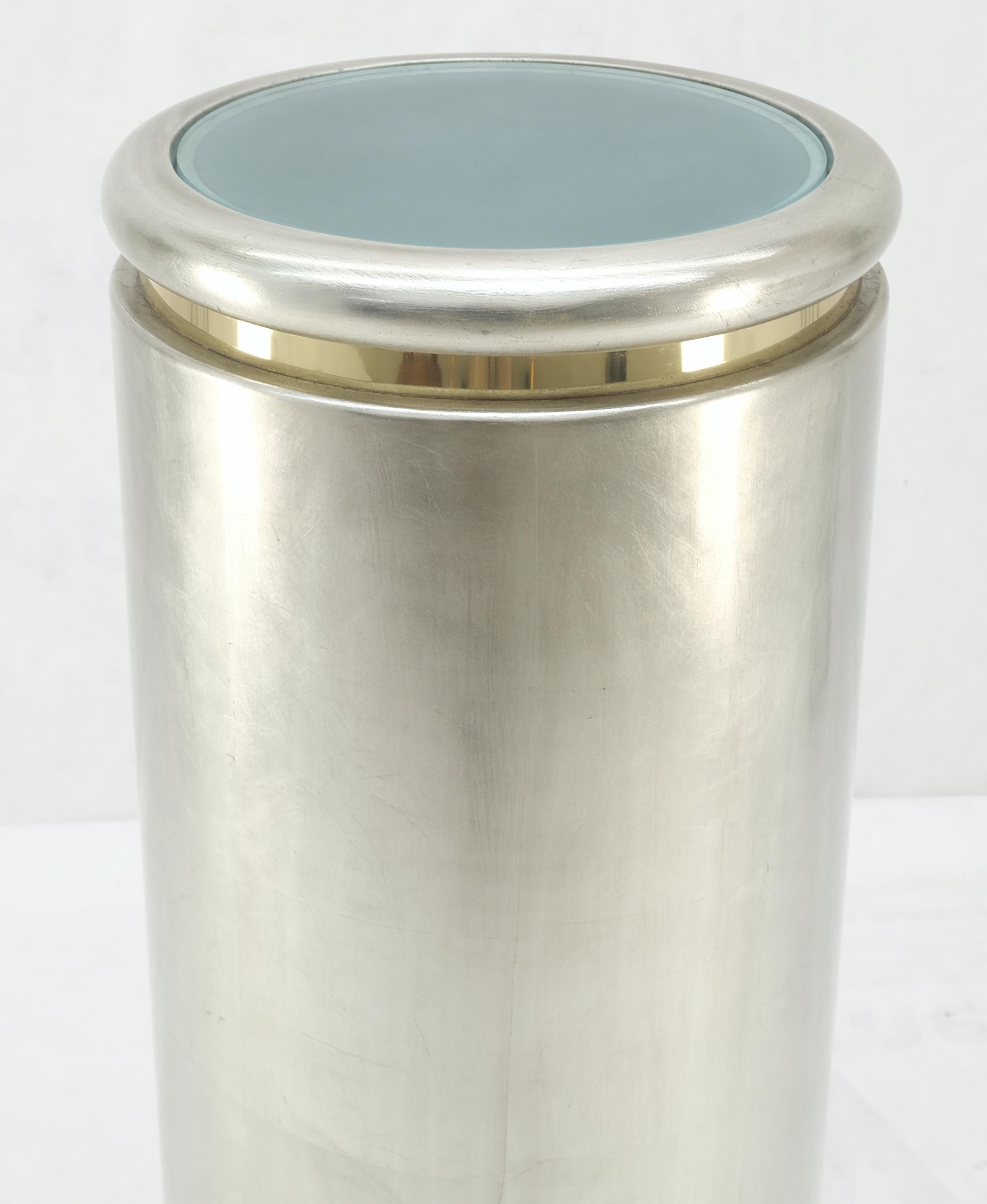 Silver Leaf Gilt Round Cylinder Shape Lighted Pedestal Floor Lamp MINT! In Good Condition For Sale In Rockaway, NJ