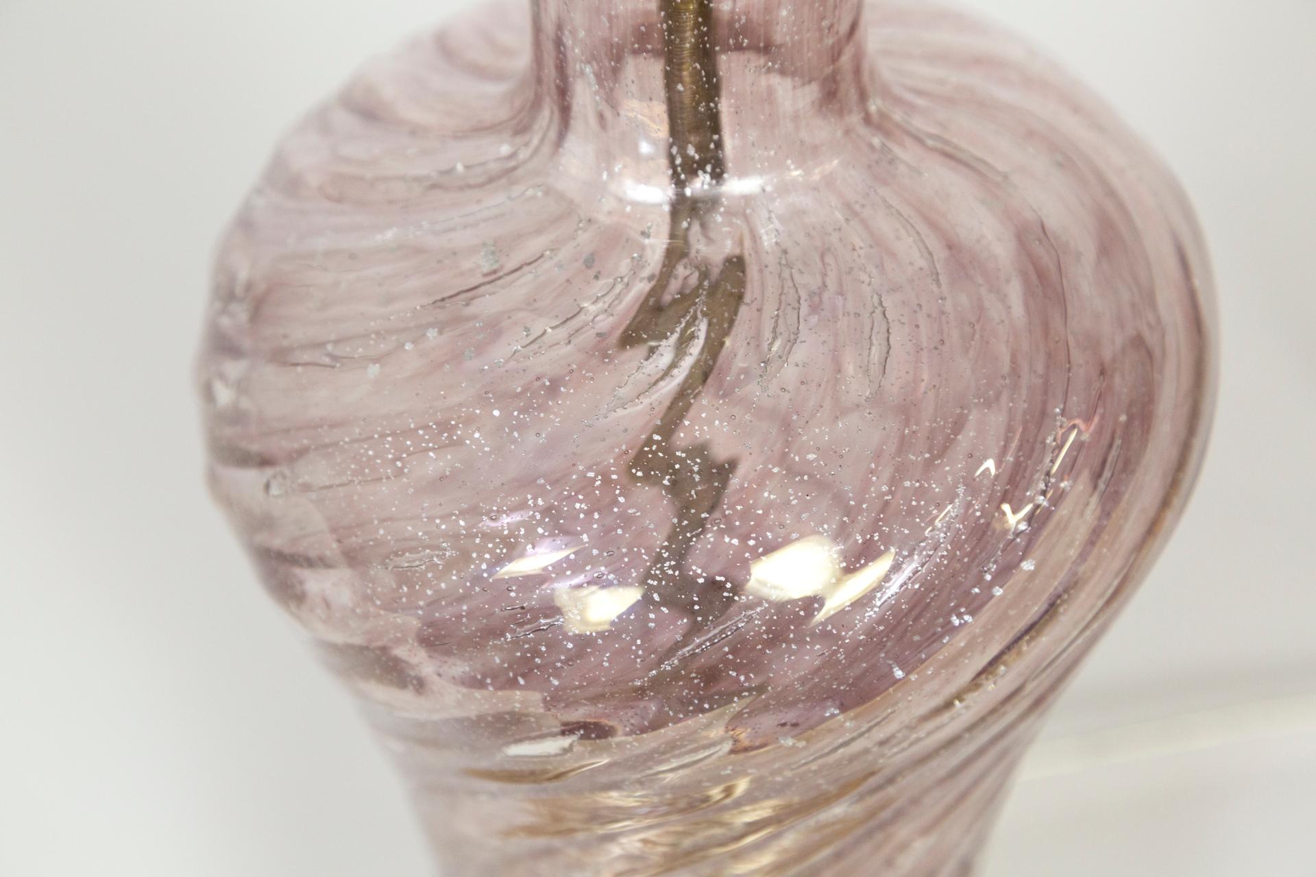 Lampe en verre de Murano rose infusé de feuilles d'argent en vente 2