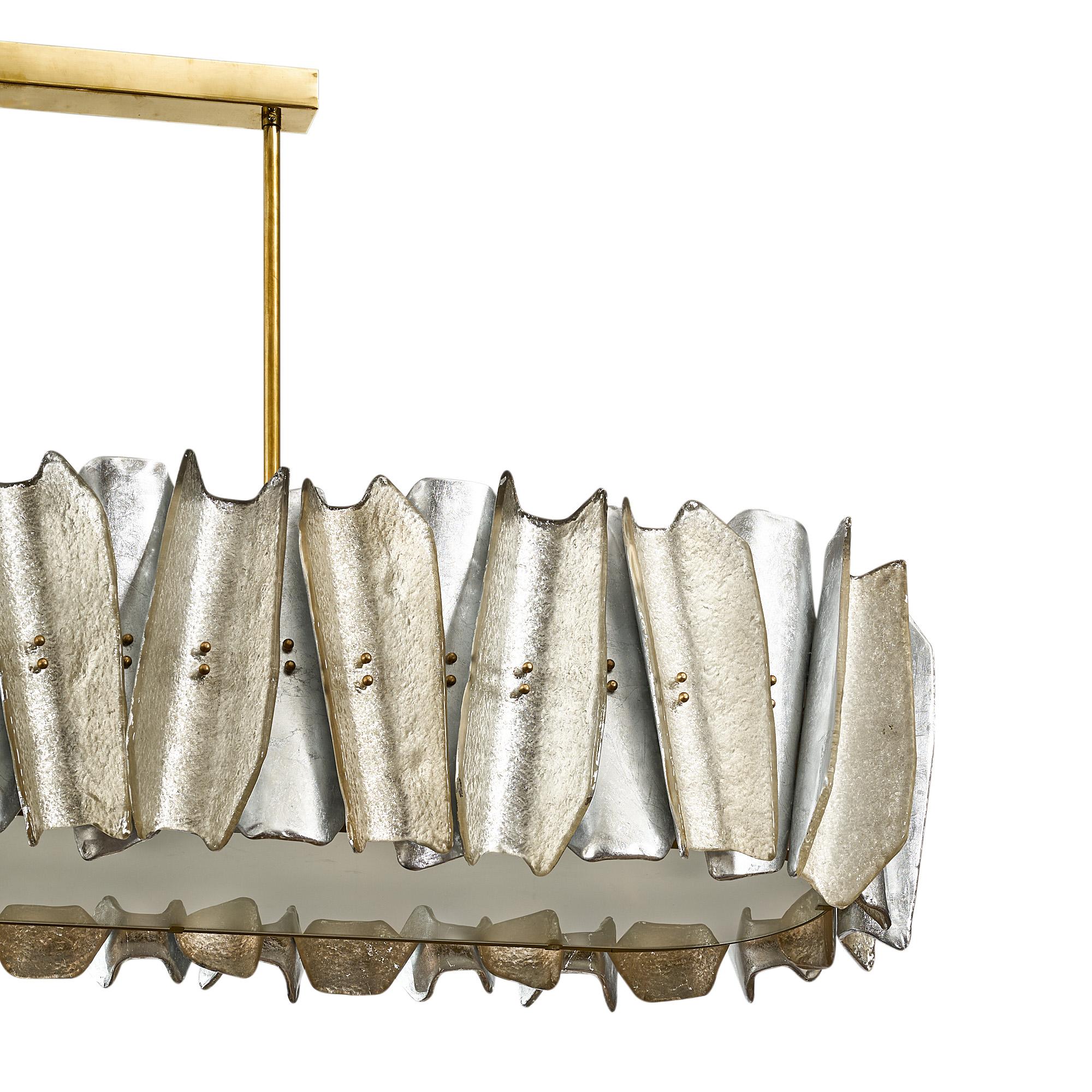Brutalistischer Kronleuchter aus Muranoglas mit Silberblättern (Messing) im Angebot