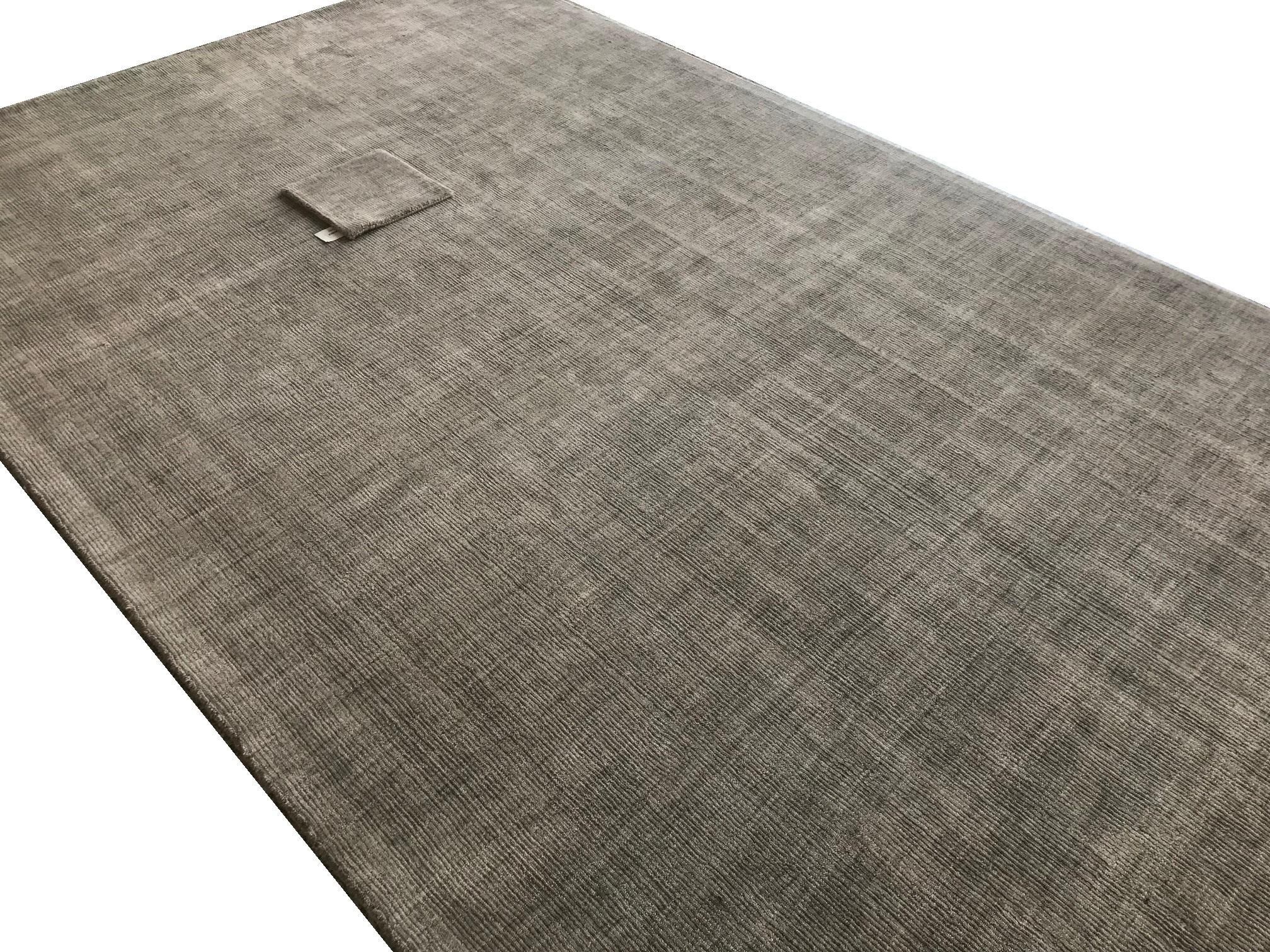 Handgewebter Teppich aus Bambusseide in Silber, Silber und Hellgrau im Angebot 2