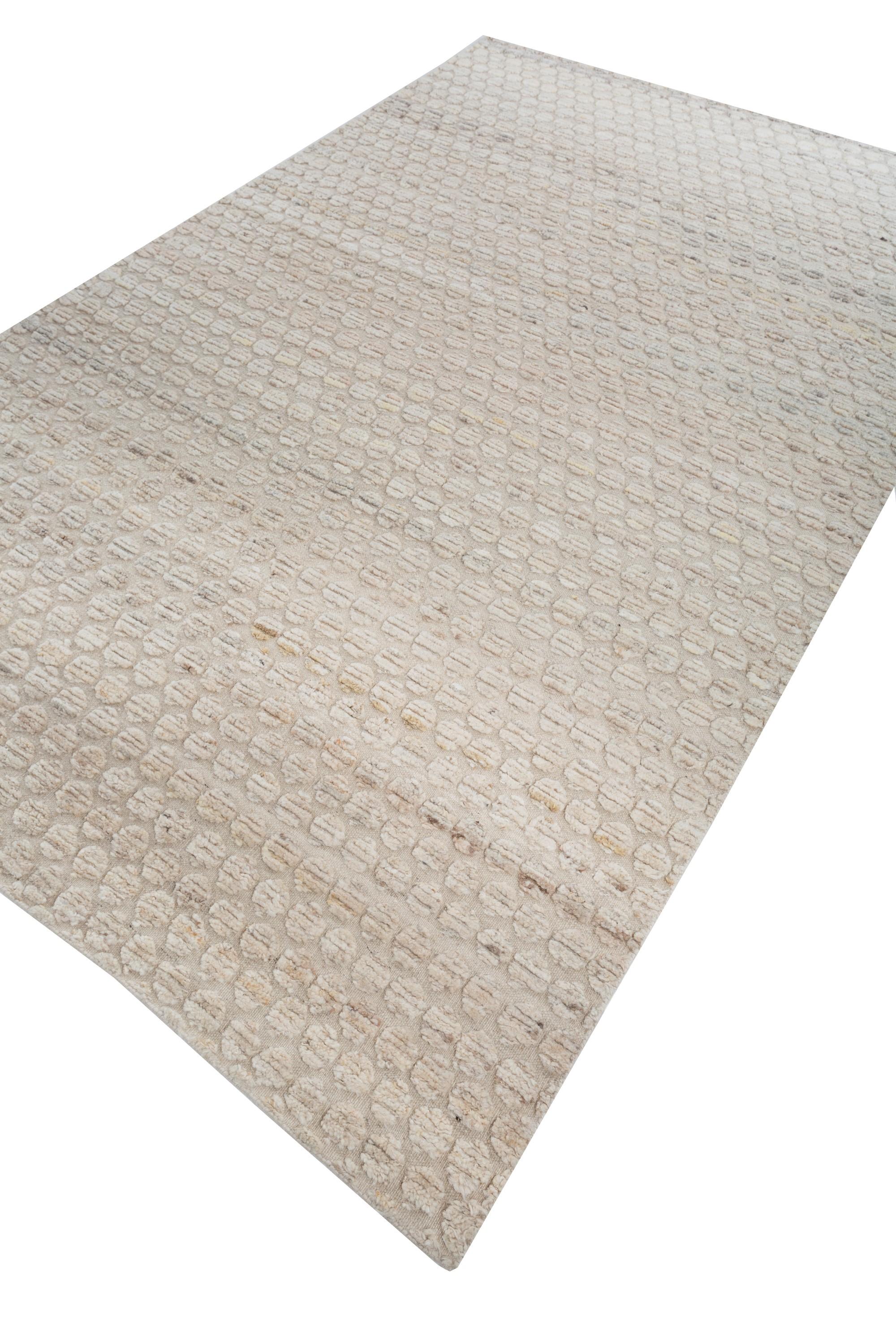 Modern Silver Linings Cloud White & Natural White 180x270 cm Hand Knotted Rug For Sale
