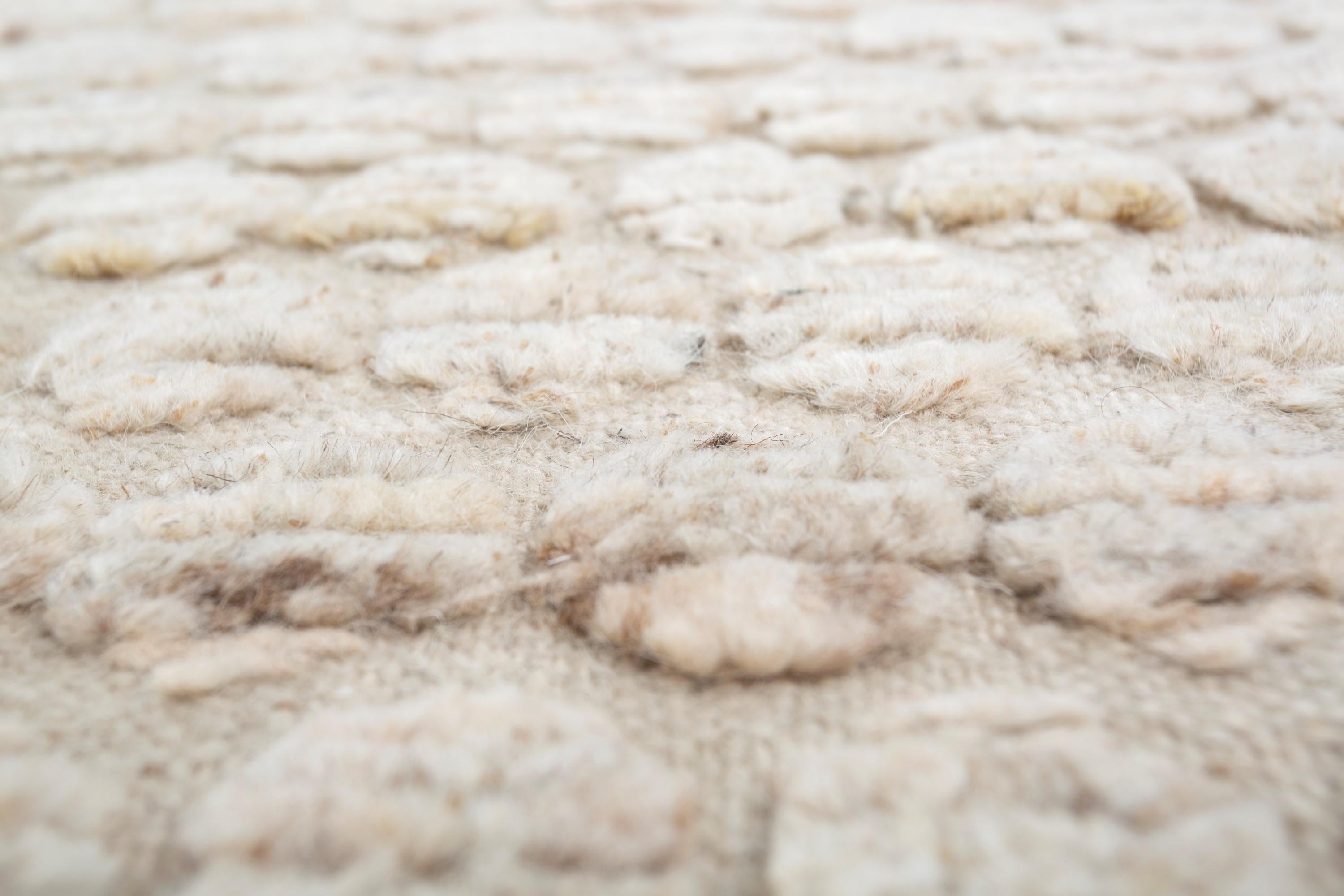 Alfombra anudada a mano Silver Linings Blanco Nube y Blanco Natural 180x270 cm Indio en venta