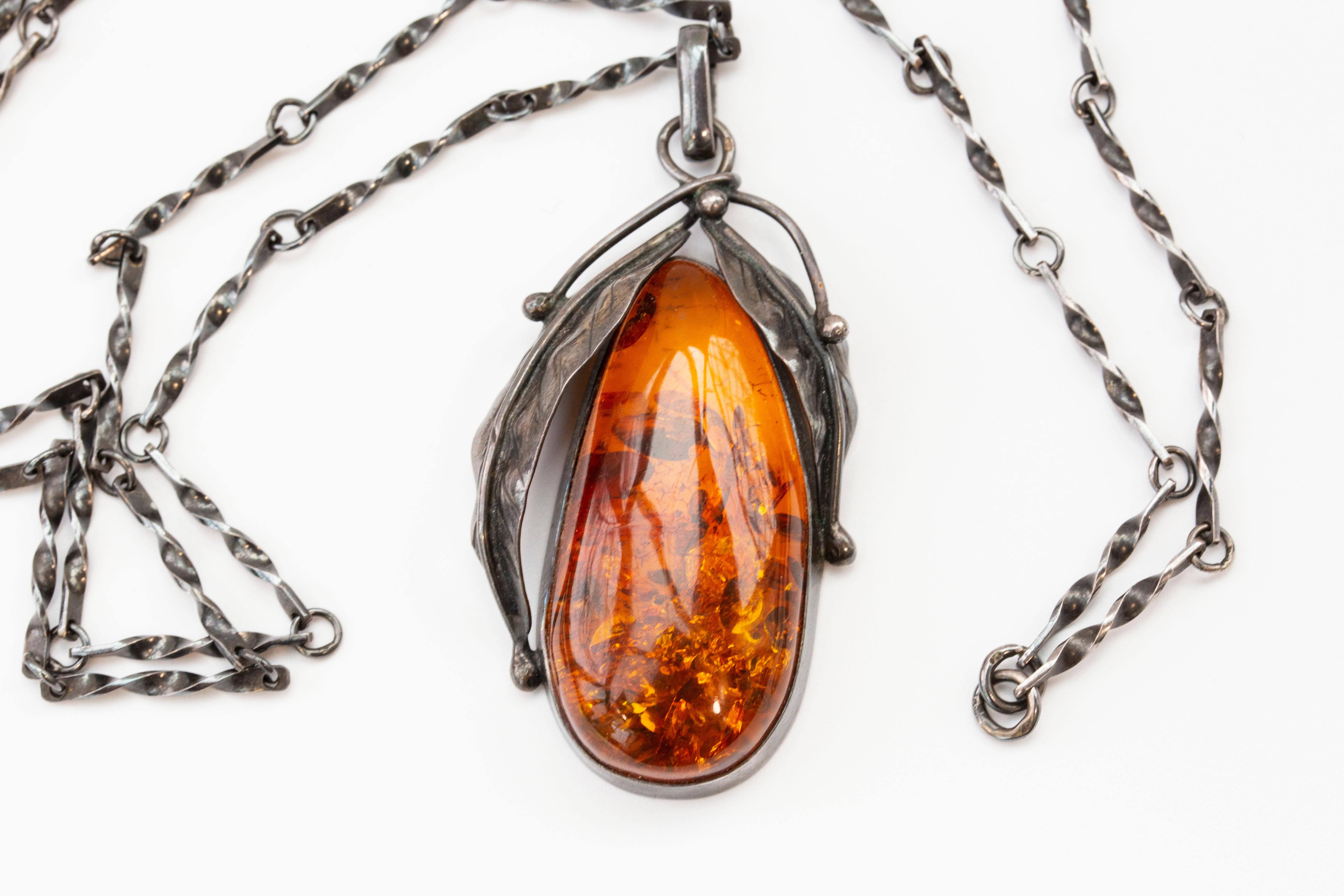 Women's Silver Link Necklace with Large Baltic Amber Pendant For Sale