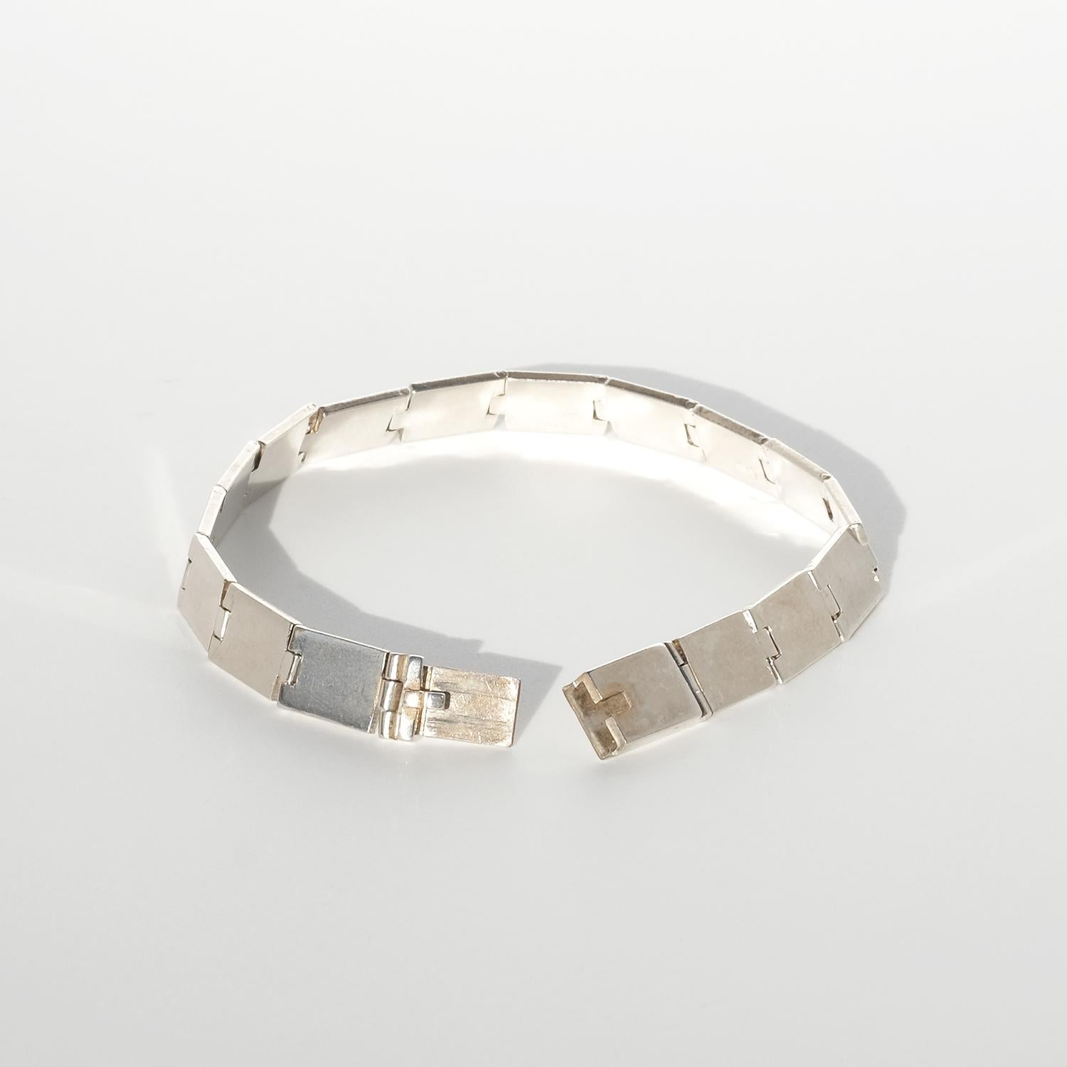 Silbernes Gliederarmband der schwedischen Meister Wiwen Nilsson aus Silber, hergestellt 1962 im Zustand „Gut“ im Angebot in Stockholm, SE