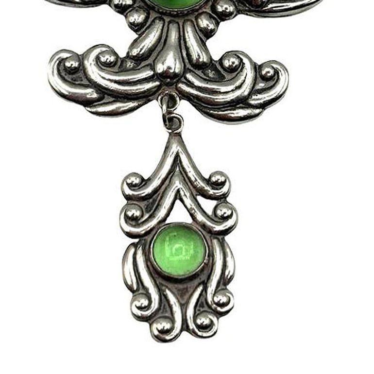 Antike Jugendstil-Brosche aus Silber und grünem Stein im Stil des Jugendstils (Mexikanisch) im Angebot