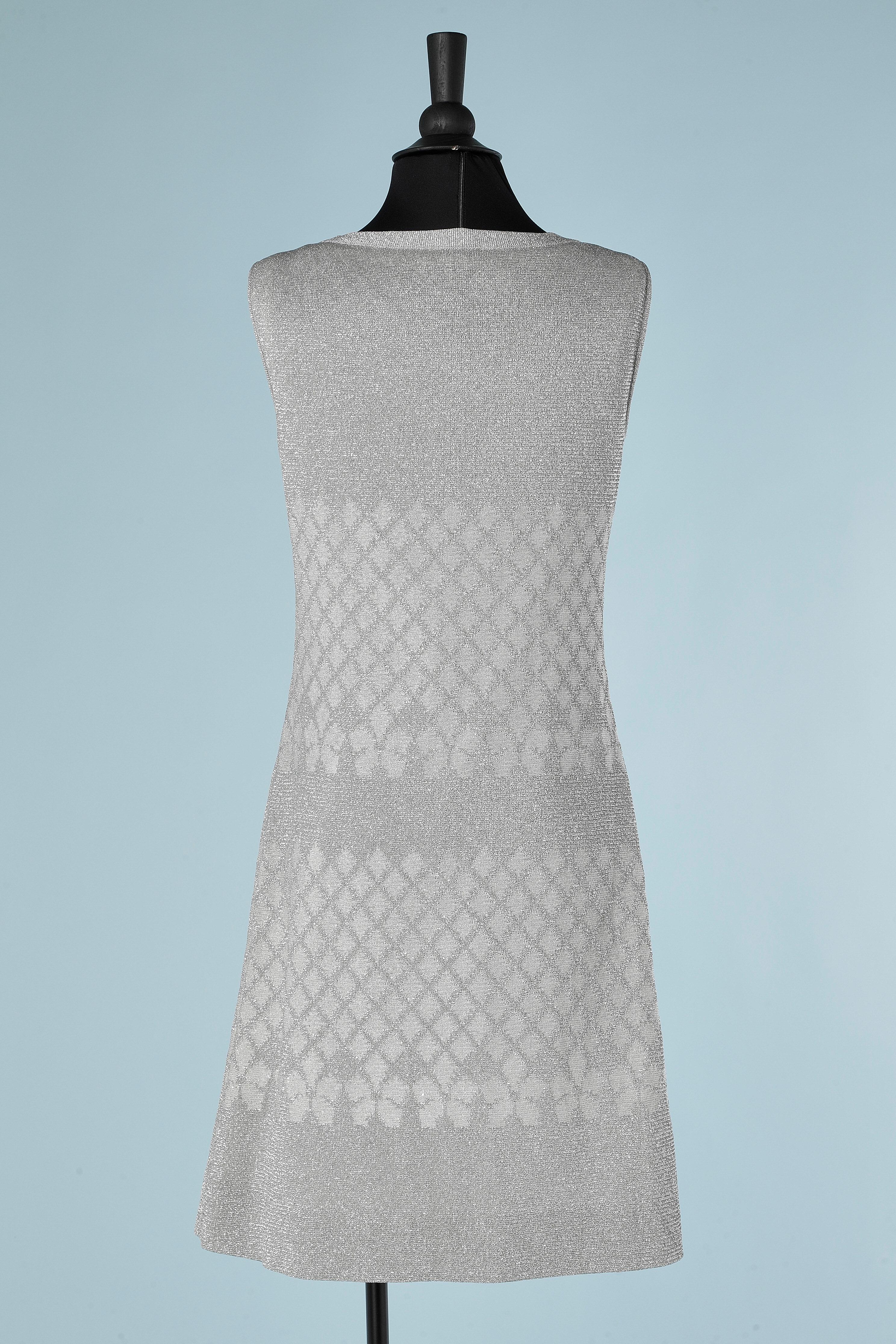 Silbernes Lurex-Jersey-Kleid mit Rautenmuster Pierre Balmain „Les tricots“  im Angebot 1