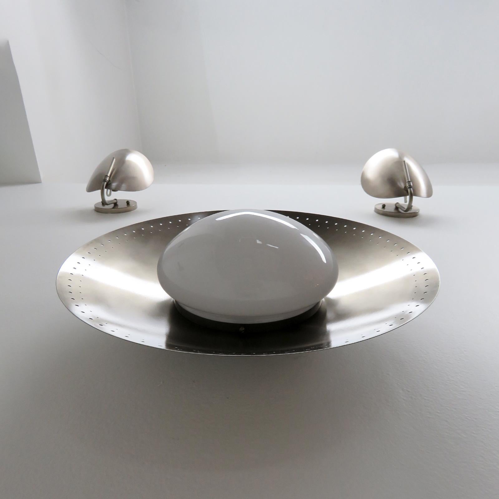 Silver Maine-18 Wall Light by Gallery L7 In New Condition For Sale In Los Angeles, CA