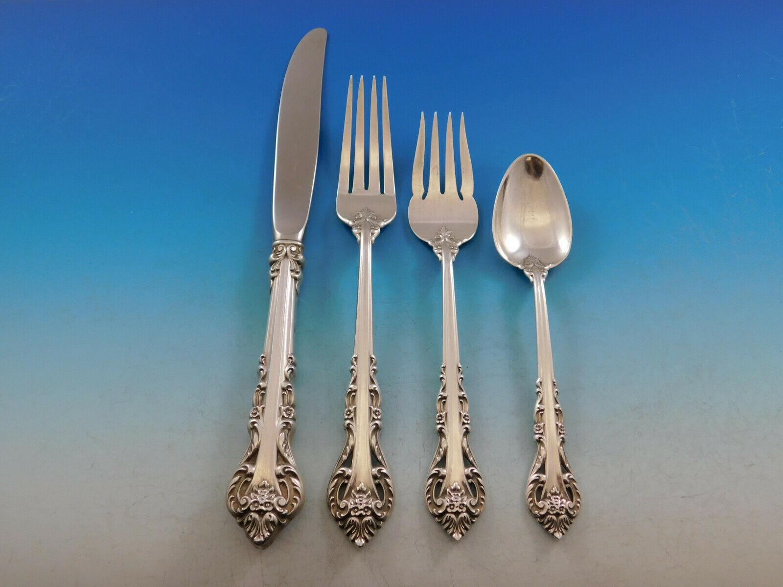 Silver Masterpiece by International Sterling Flatware Set Service 47 pieces In Excellent Condition For Sale In Big Bend, WI