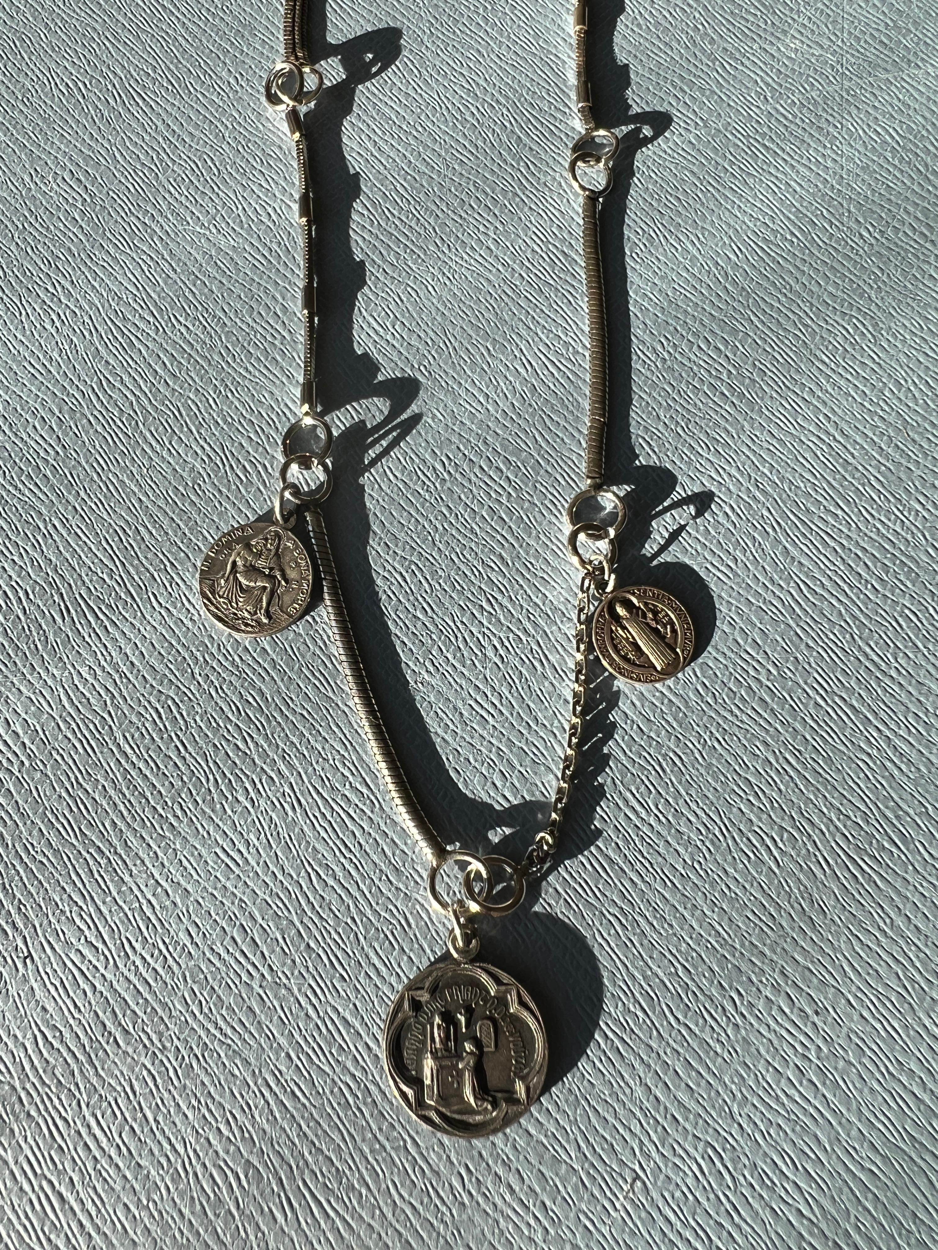 Silber Medaillon Kette Halskette Joan of Arc Religiös im Zustand „Neu“ in Los Angeles, CA