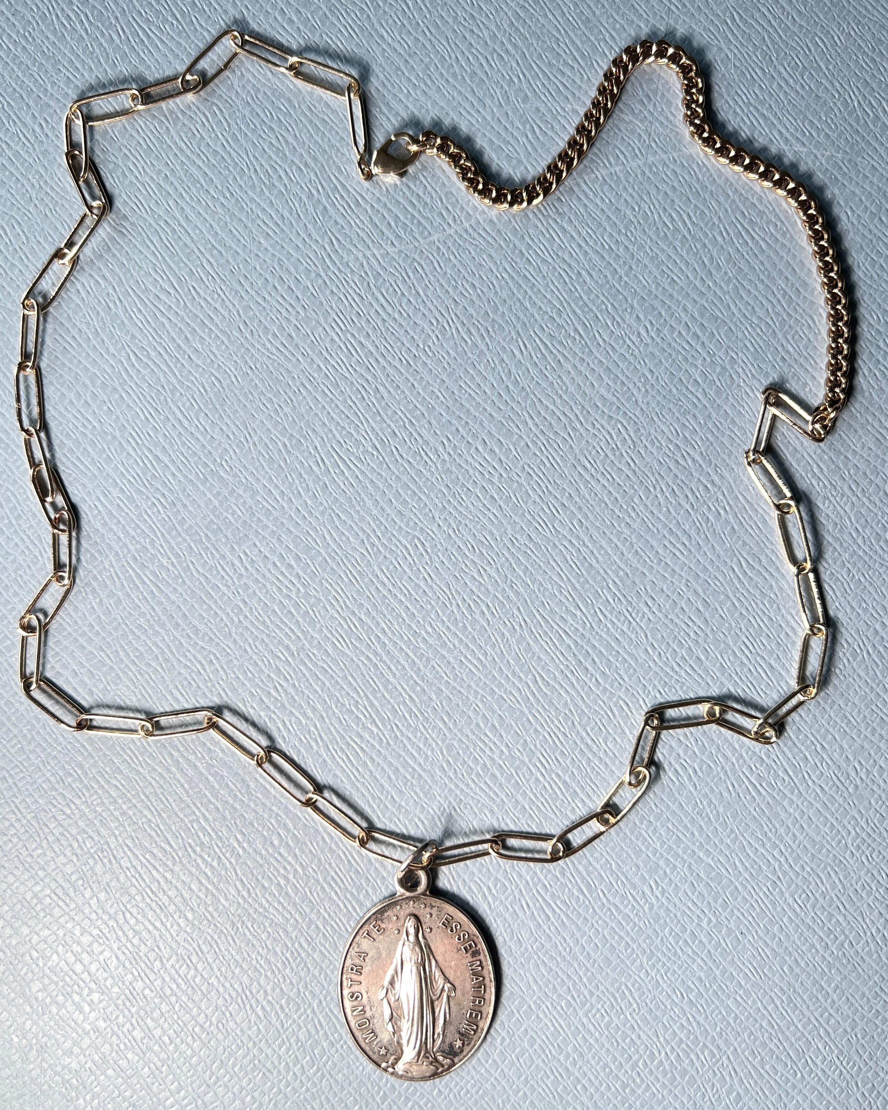 Vintage Silver Virgin Mary Medal French Gold-Plated Paperclip Chain In New Condition For Sale In Los Angeles, CA