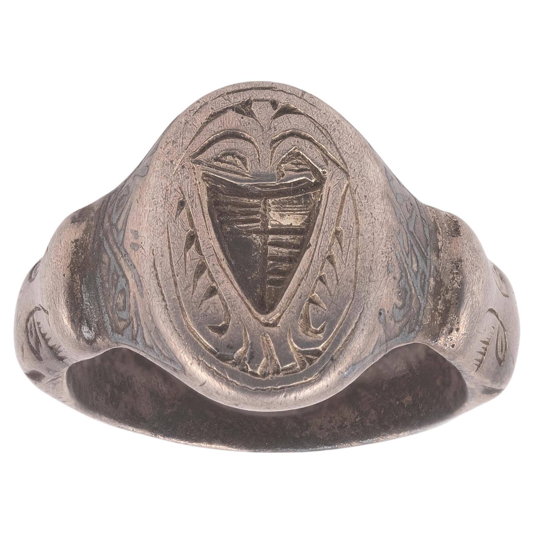 Silver Merchant's Inlaid Niello Ring Seal With Coat Of Arms Circa XV Sec. For Sale