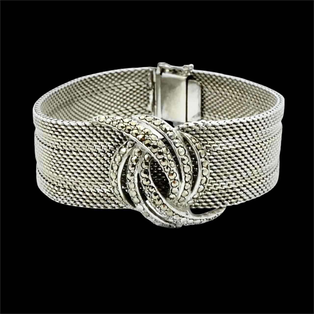 Silbernes Mesh-Gliederarmband mit Markasit-Motiv in der Mitte im Angebot 5