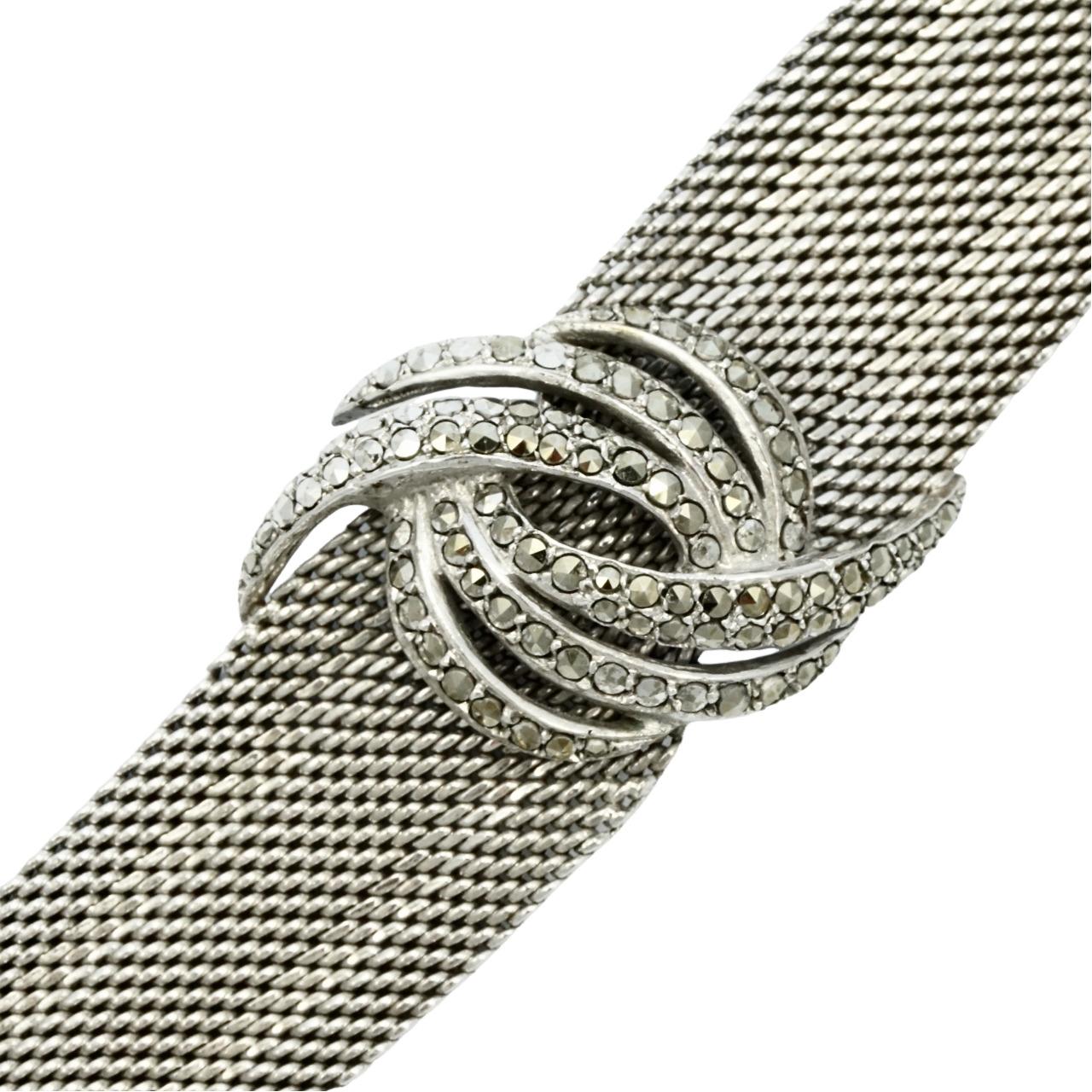Silbernes Mesh-Gliederarmband mit Markasit-Motiv in der Mitte für Damen oder Herren im Angebot