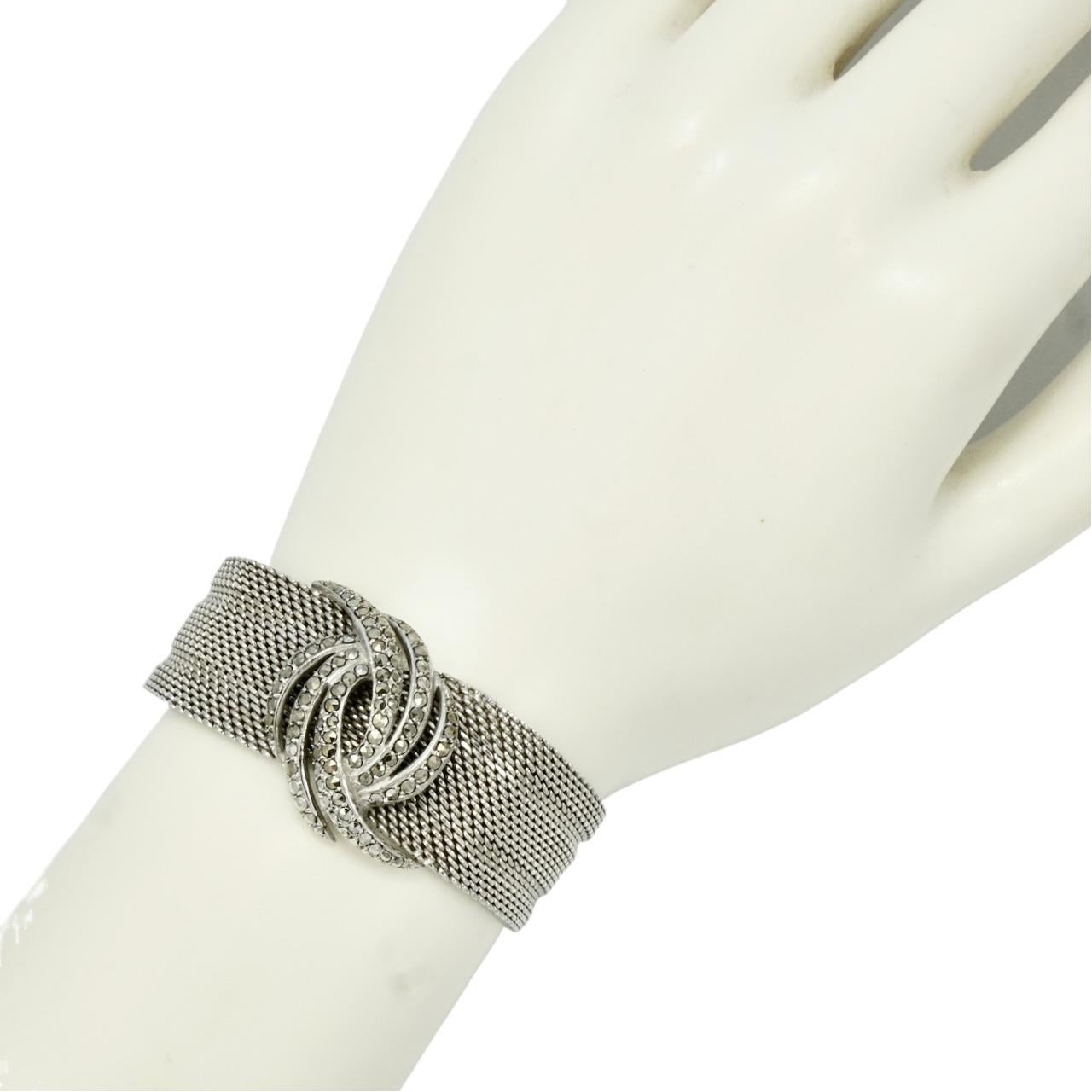 Silbernes Mesh-Gliederarmband mit Markasit-Motiv in der Mitte im Angebot 4