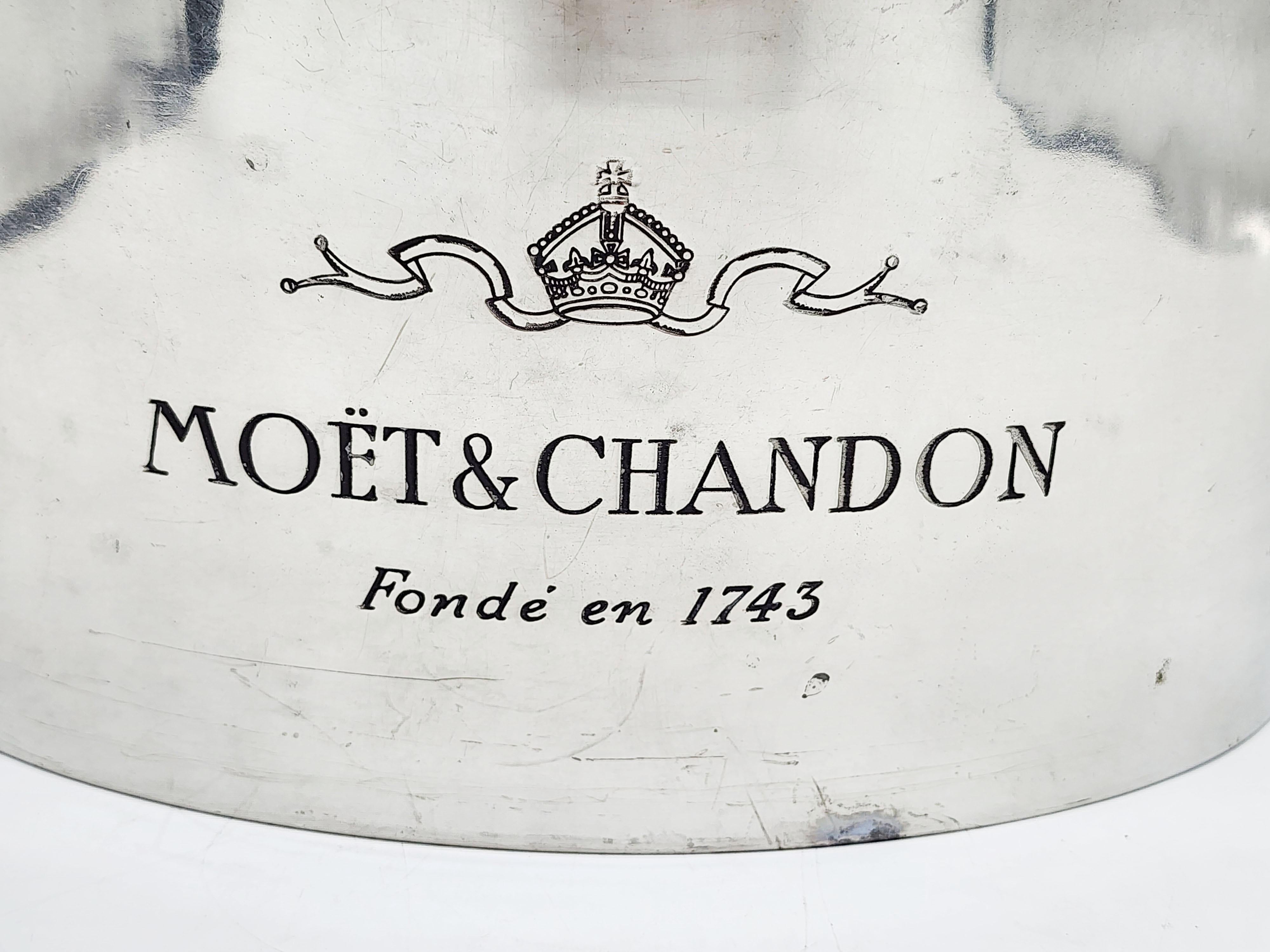 Hand-Crafted Silver metal champagne bucket by MOET & CHANDON For Sale