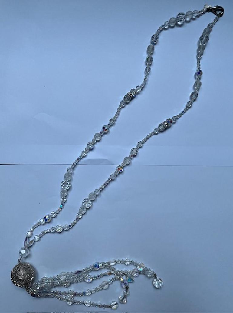 Silver Metal Round Drop Necklace by Daniel Swarovski en Excelente estado para la venta en PARIS, FR