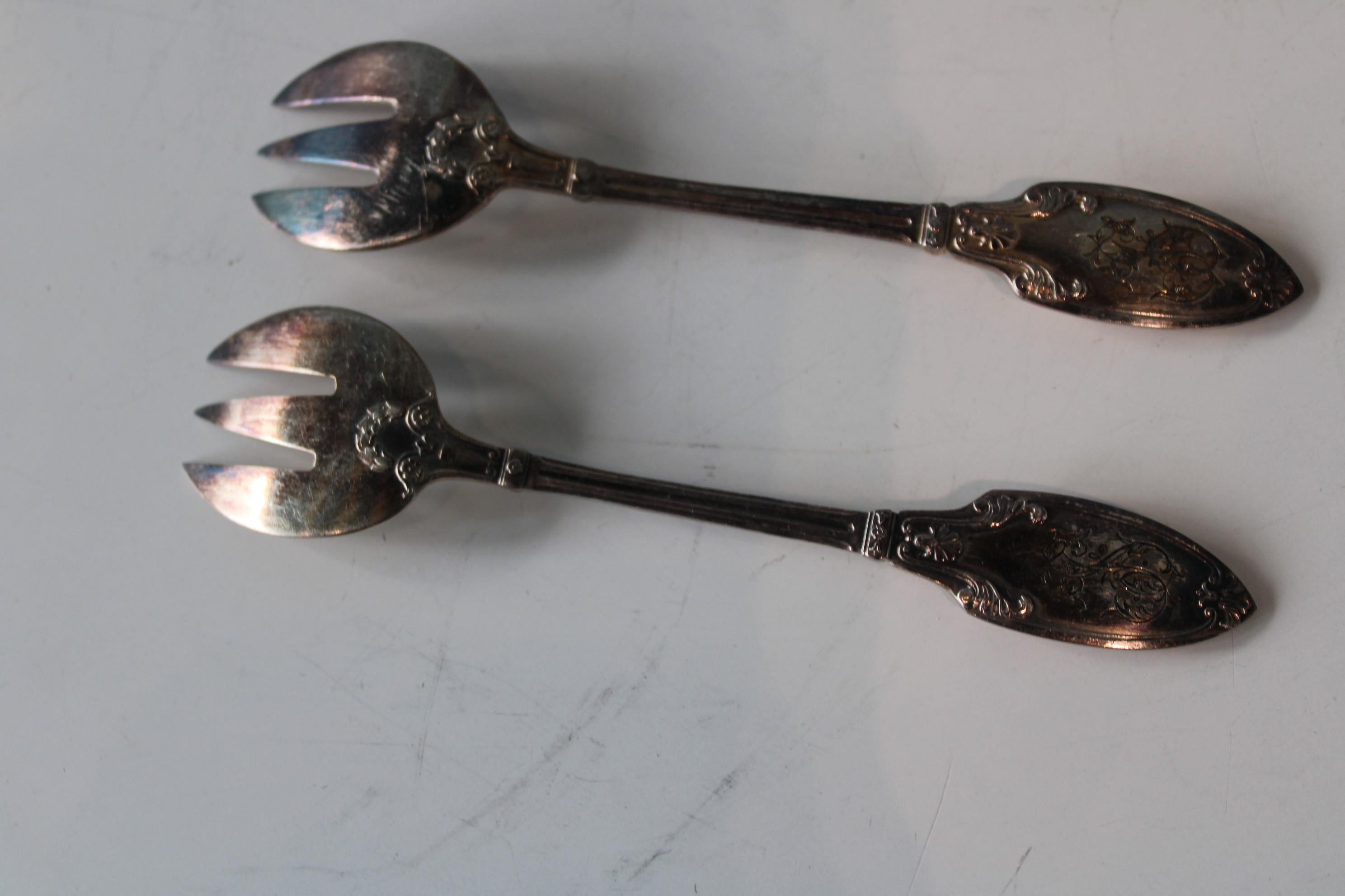 Silver metal scoops in their box For Sale 4